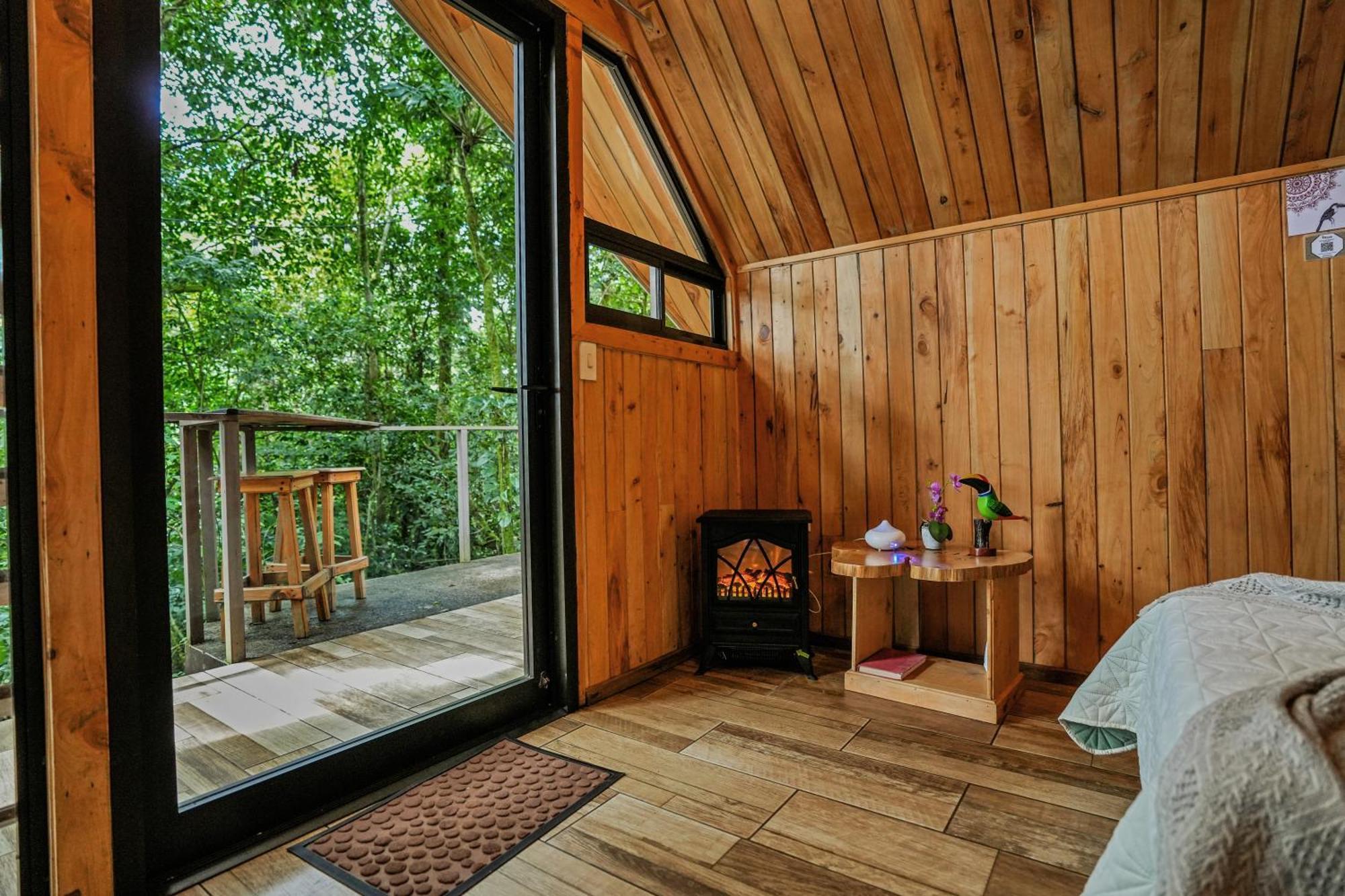 Lodge Tityra *