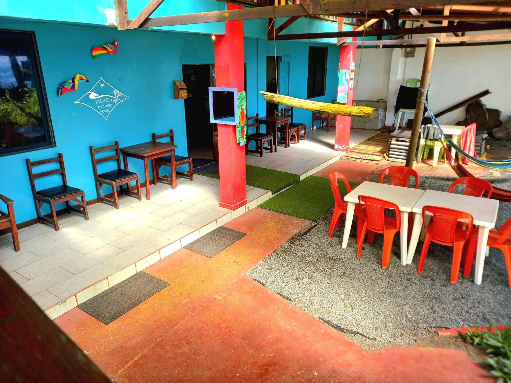 Tortuguero Adventures Beach House * Tortuguero