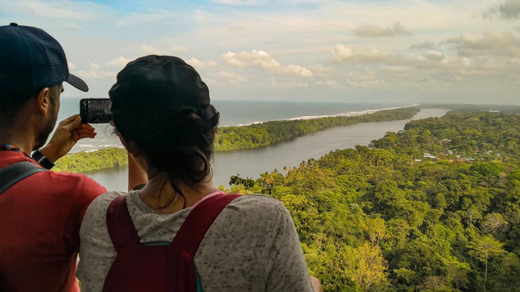 Tortuguero Adventures Beach House *