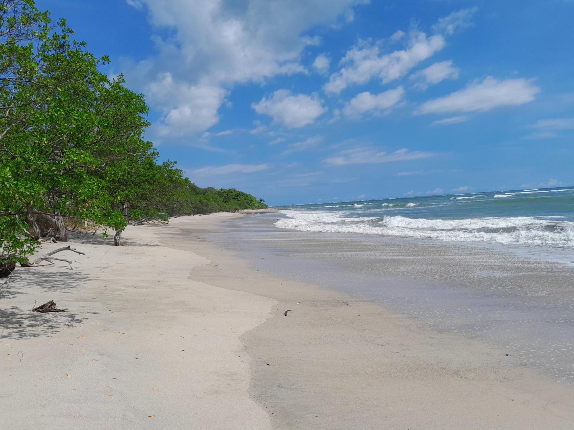 Cabinas La Playa 3*