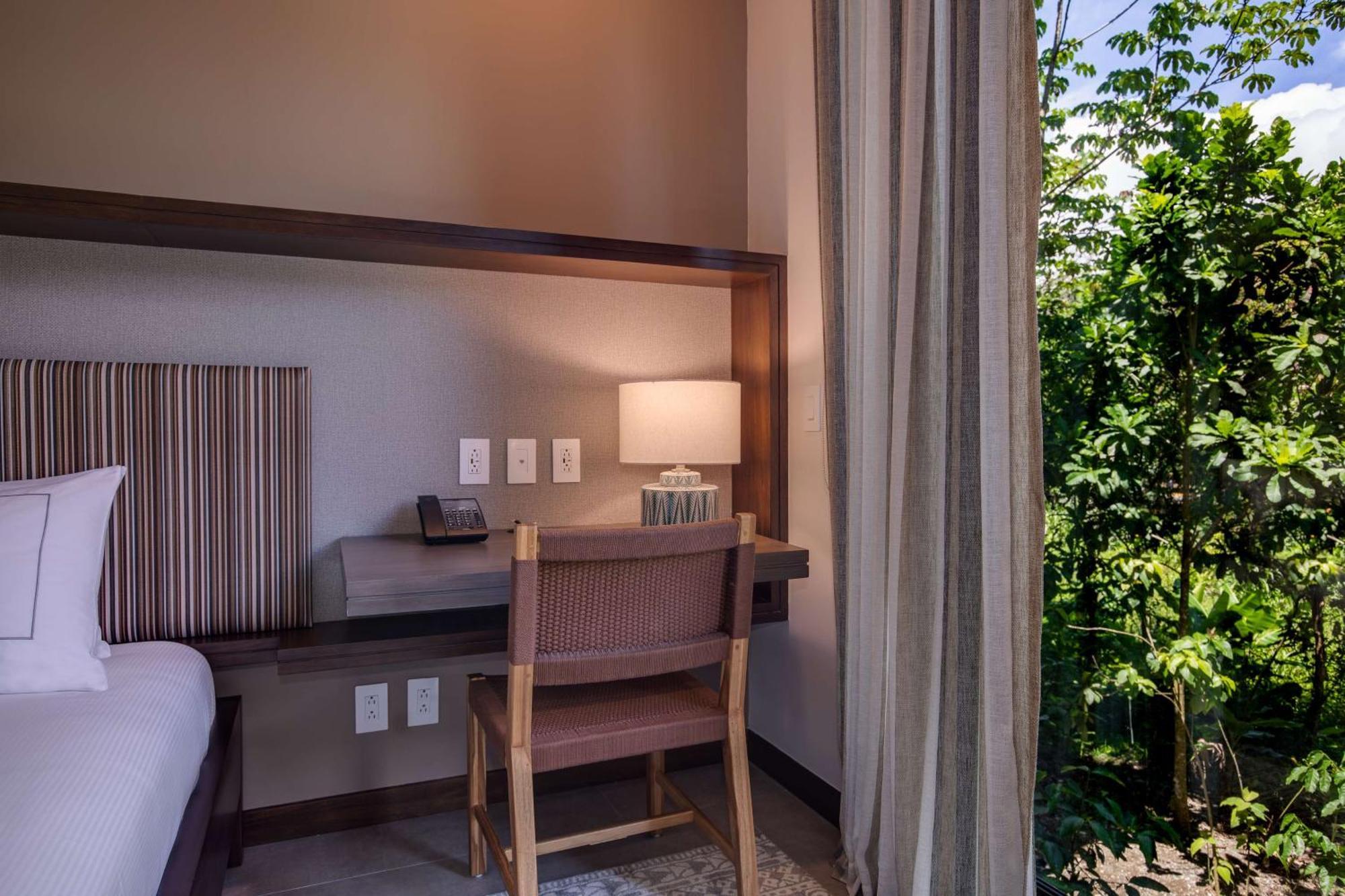 Botanika Osa Peninsula, Curio Collection By Hilton