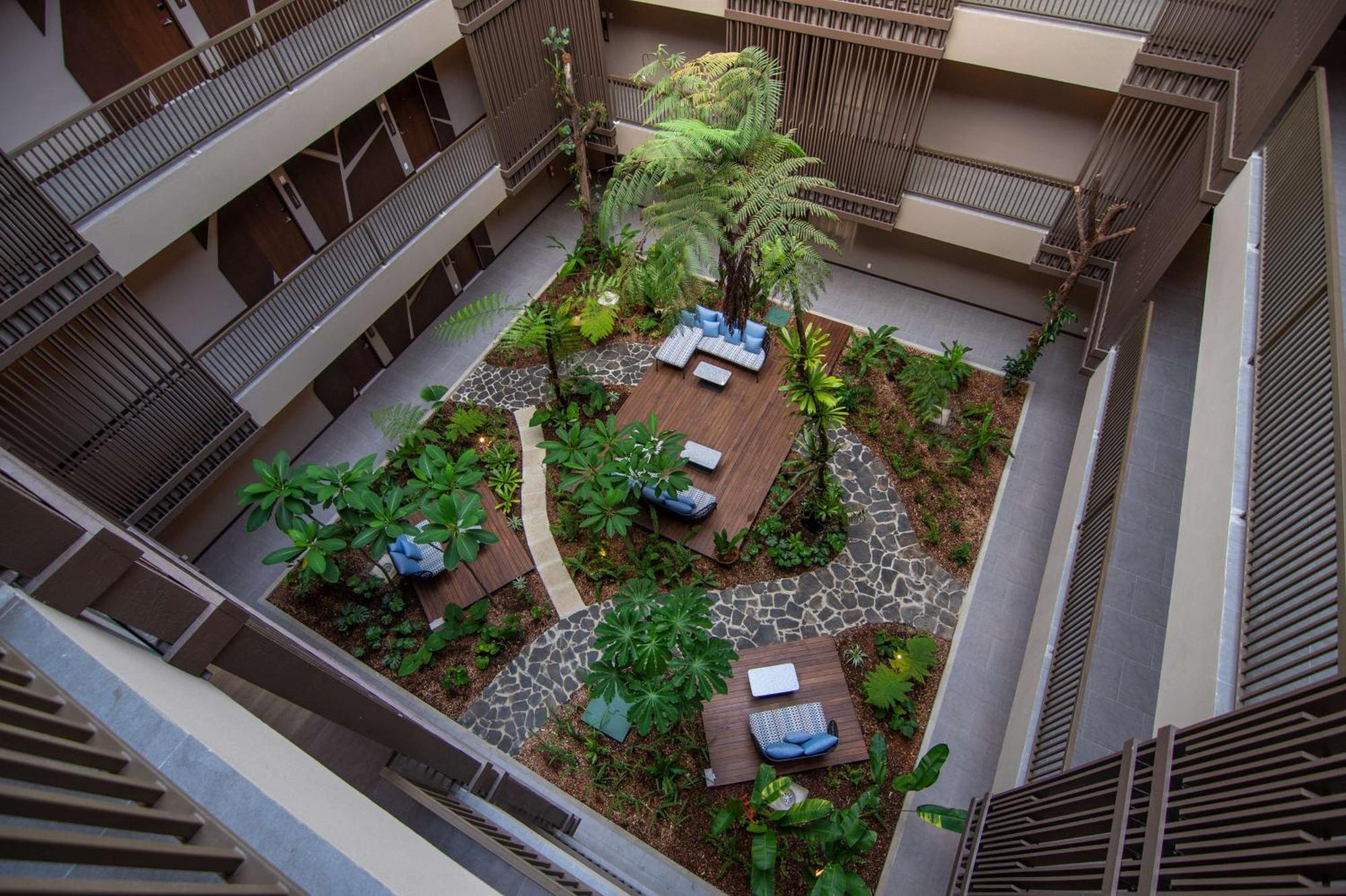 Botanika Osa Peninsula, Curio Collection By Hilton