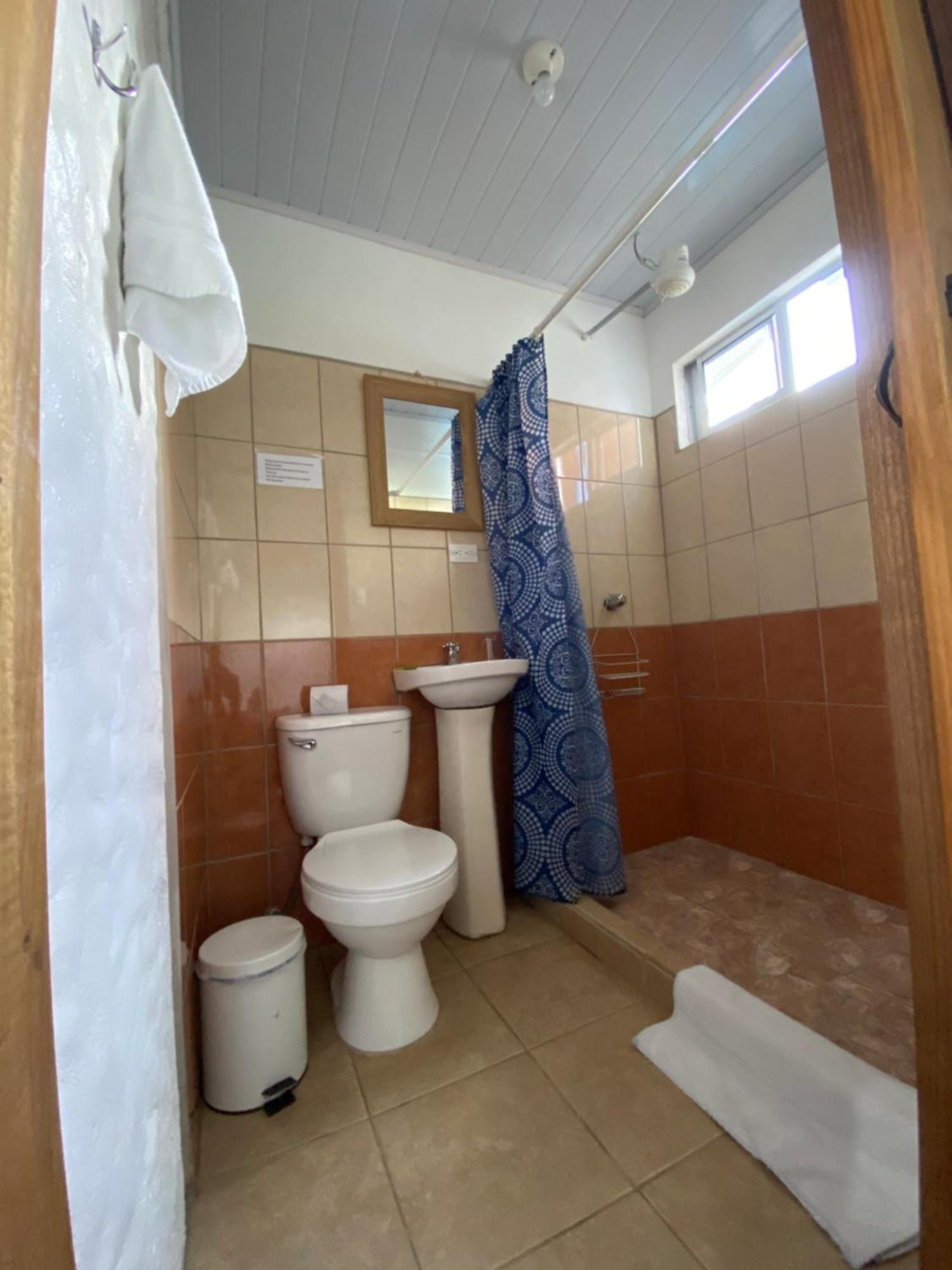 Cabinas Nuestra Kasa Bed & Breakfast *