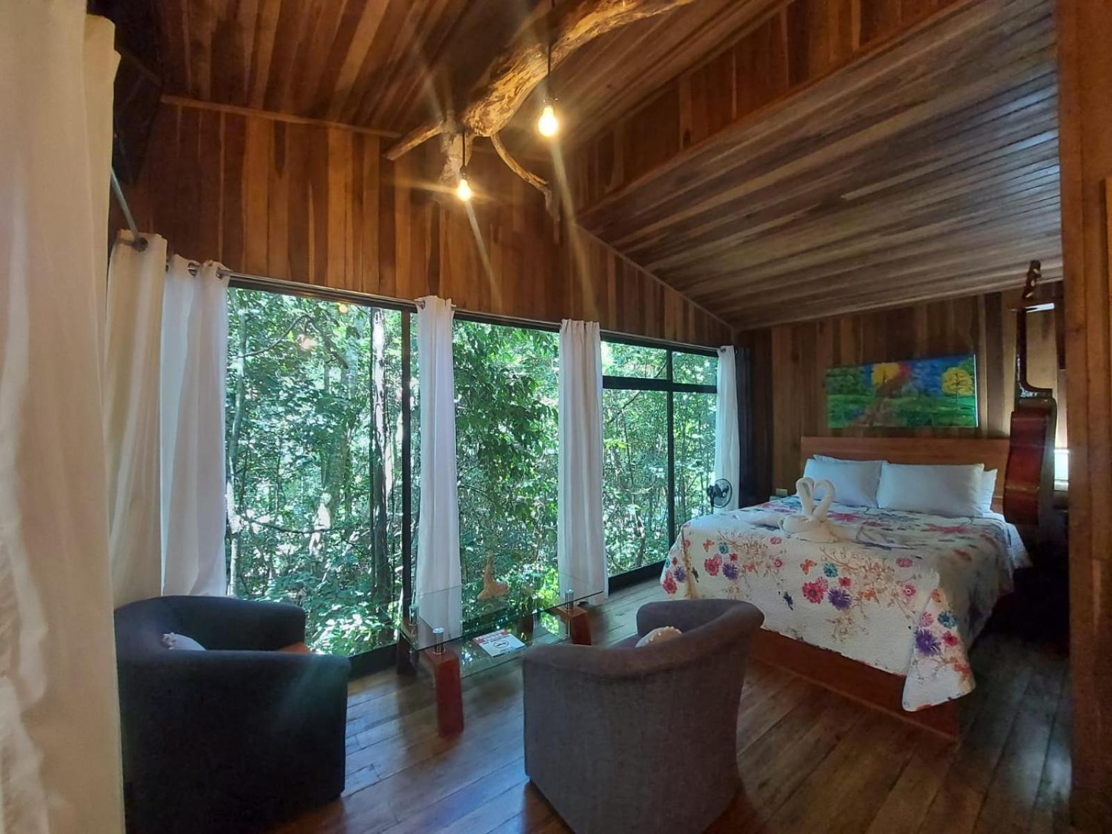 Lodge Jungle Living Tree