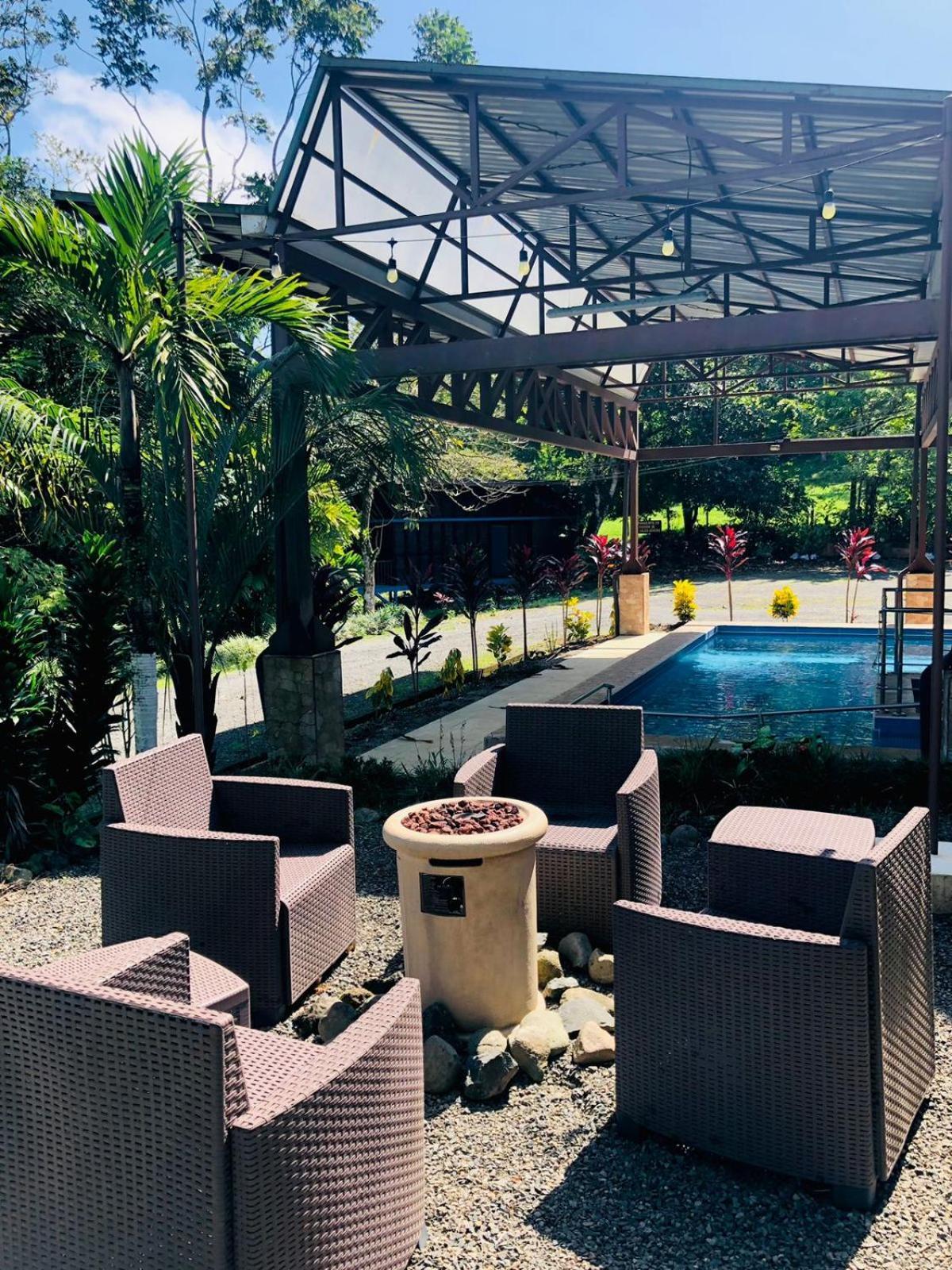 Avita Hotel *