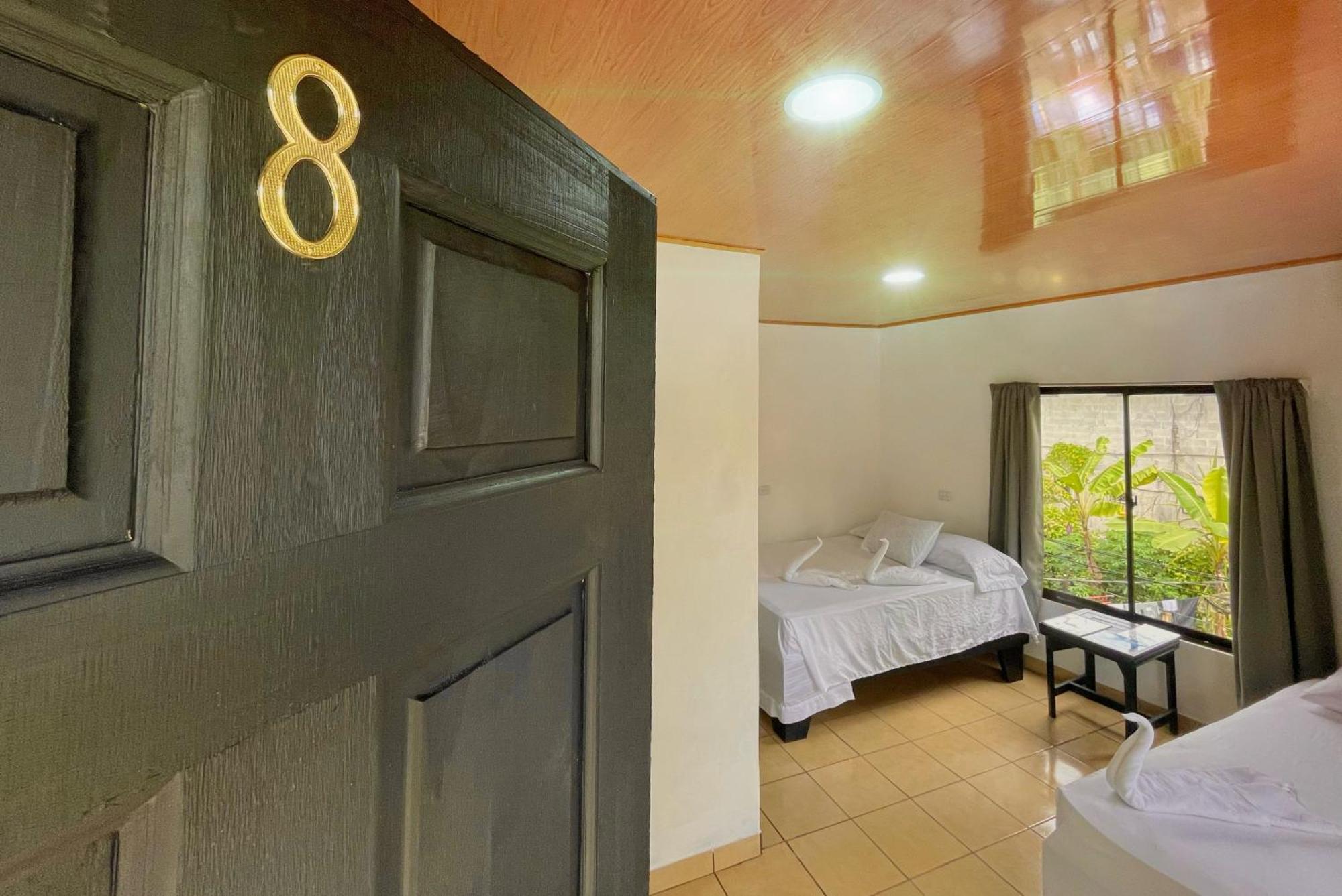 Carey Hotel 2*