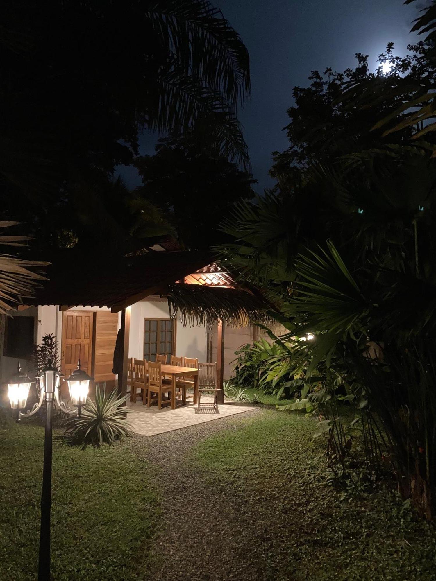 Pura Vida Vegana Resort Cahuita