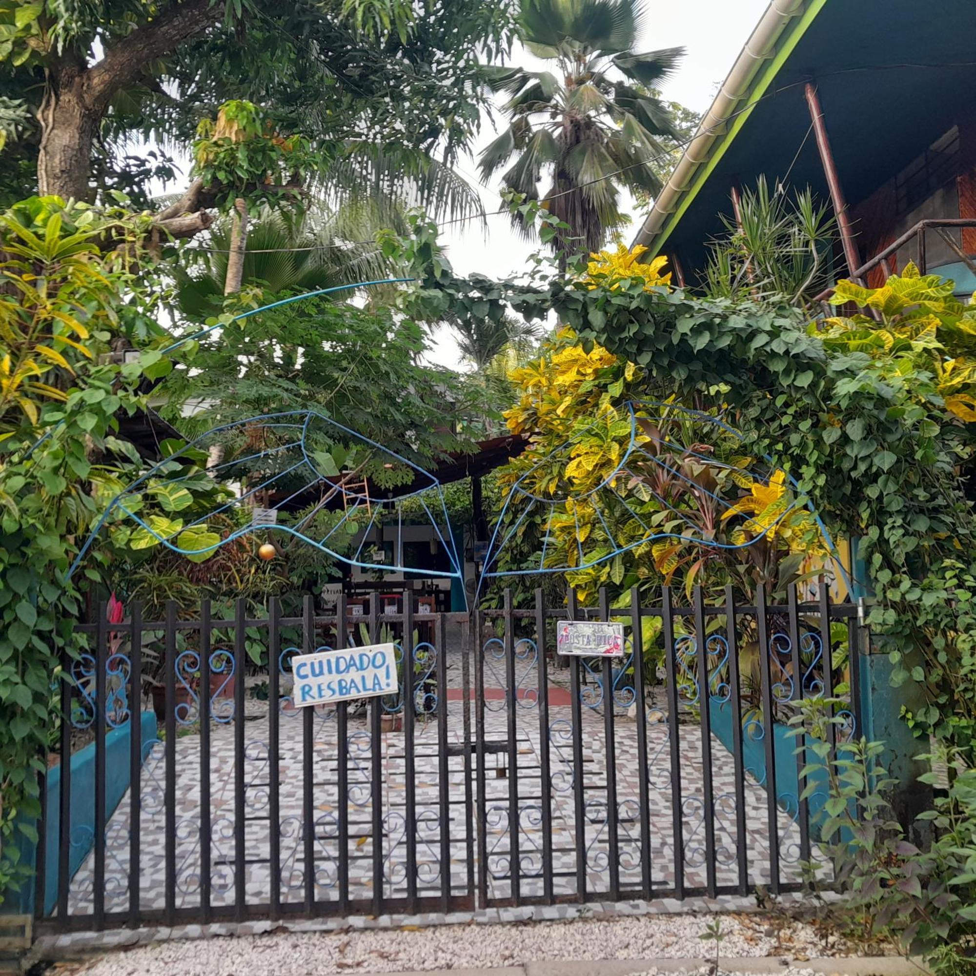 Hostel Cabinas Del Mar