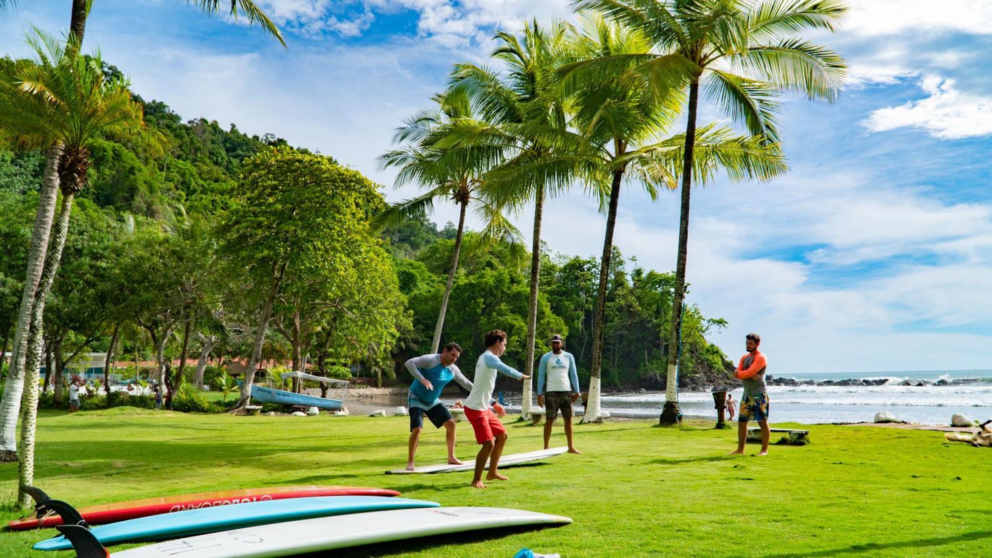 Surf Synergy All-Inclusive Surf Retreat * Jaco