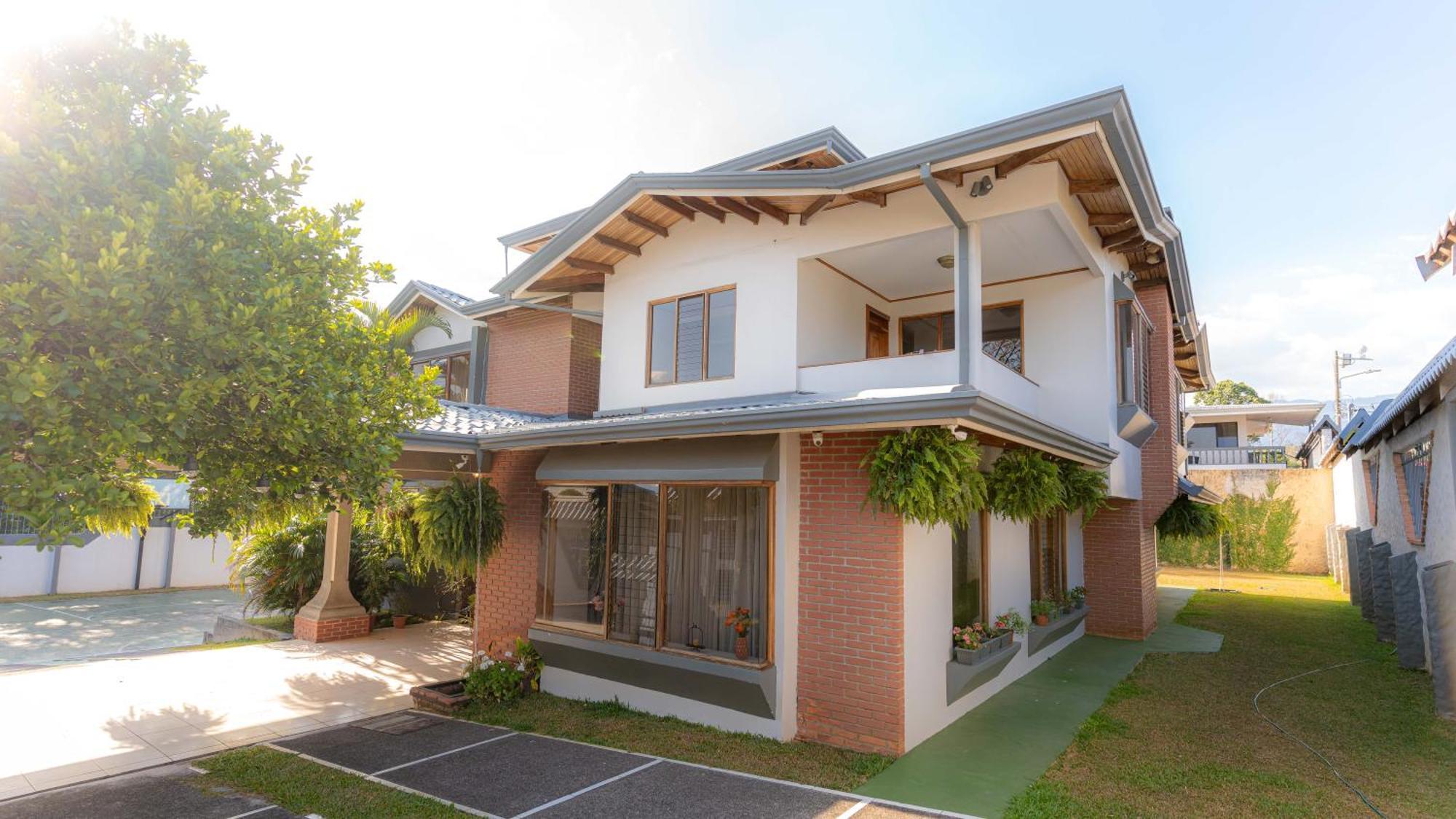 Casa Familiar La Tortuga Bed & Breakfast 3*