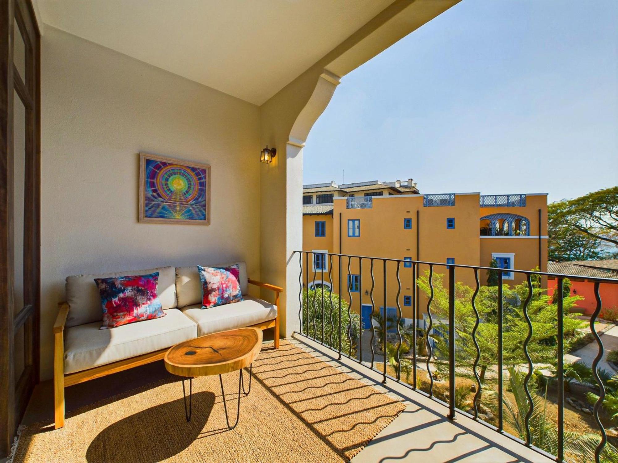 Miraflores 32 Partial Ocean View At Catalinas