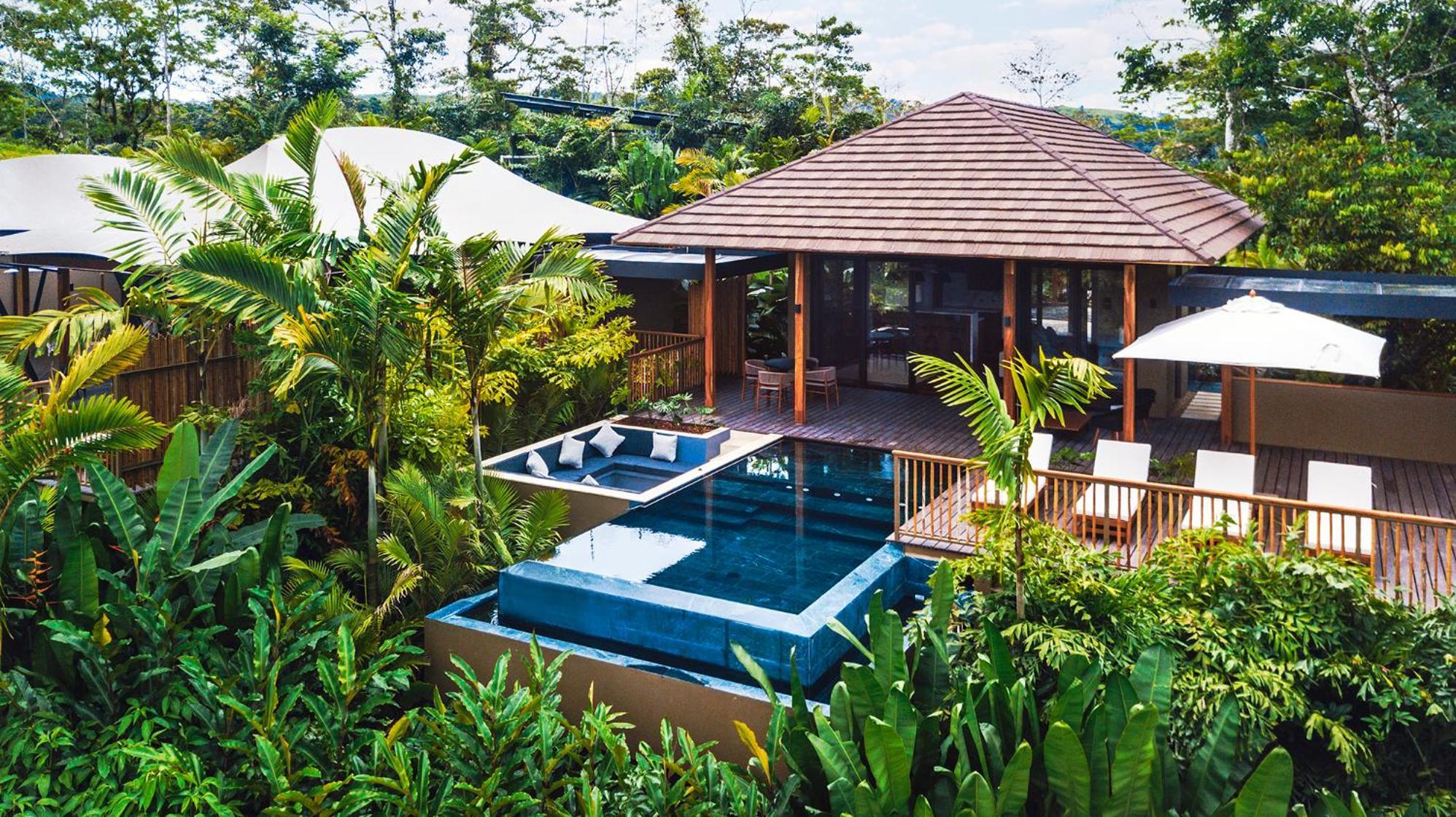 Luxury tent Nayara Tented Camp