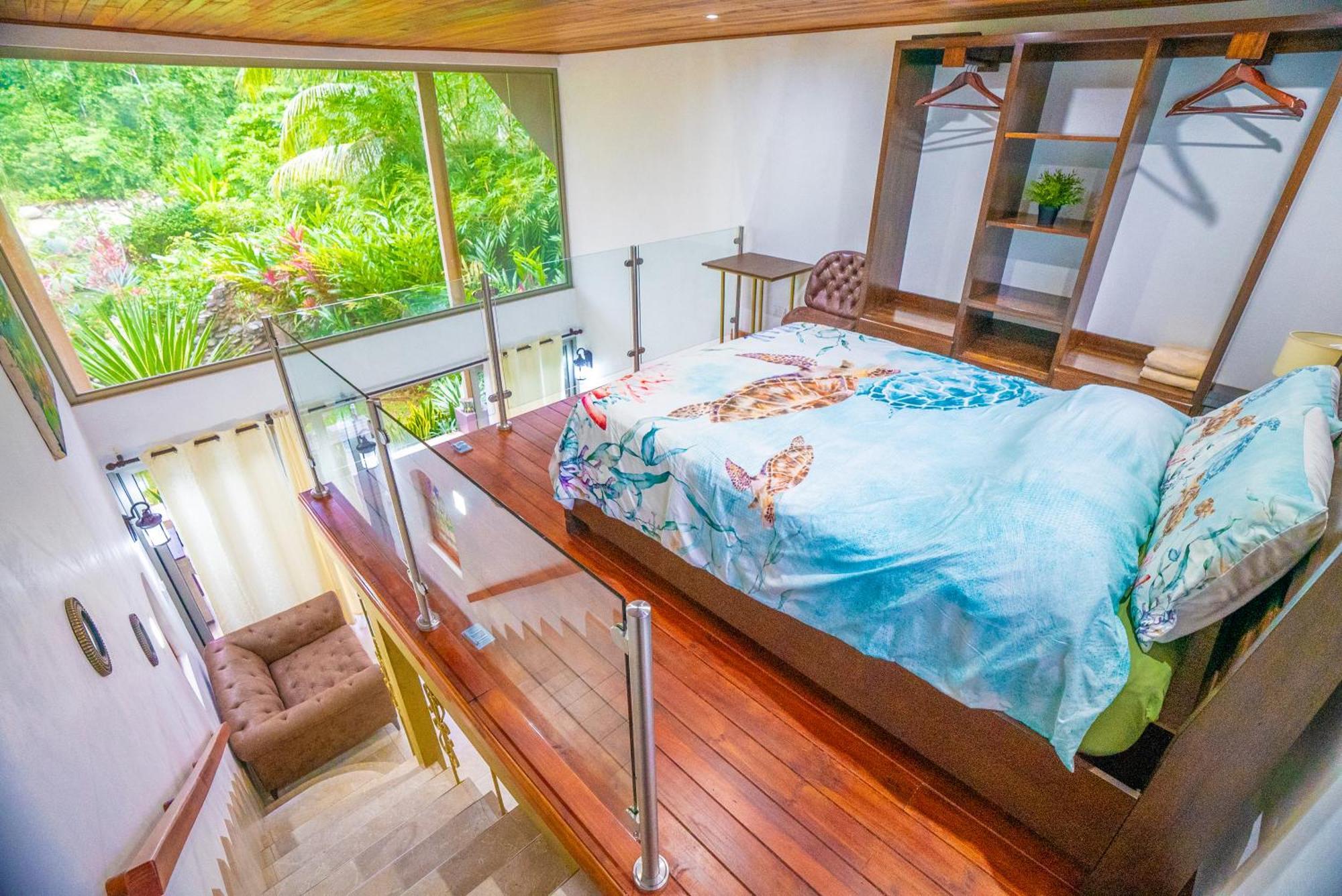 Tortuga Premium Riverfront Jungle With Jacuzzi And Pool Villa Uvita
