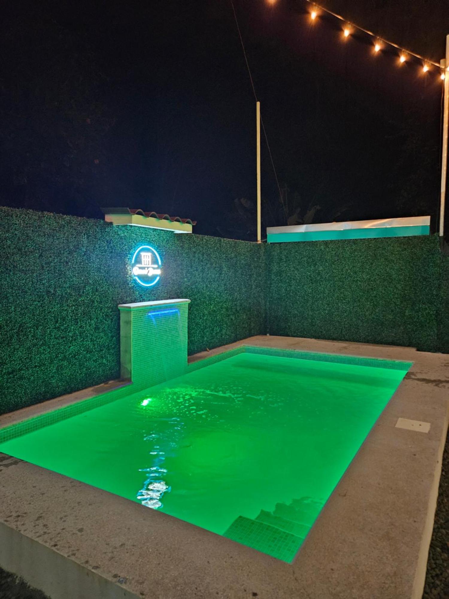 Ocean's Breeze And Aparthotel *