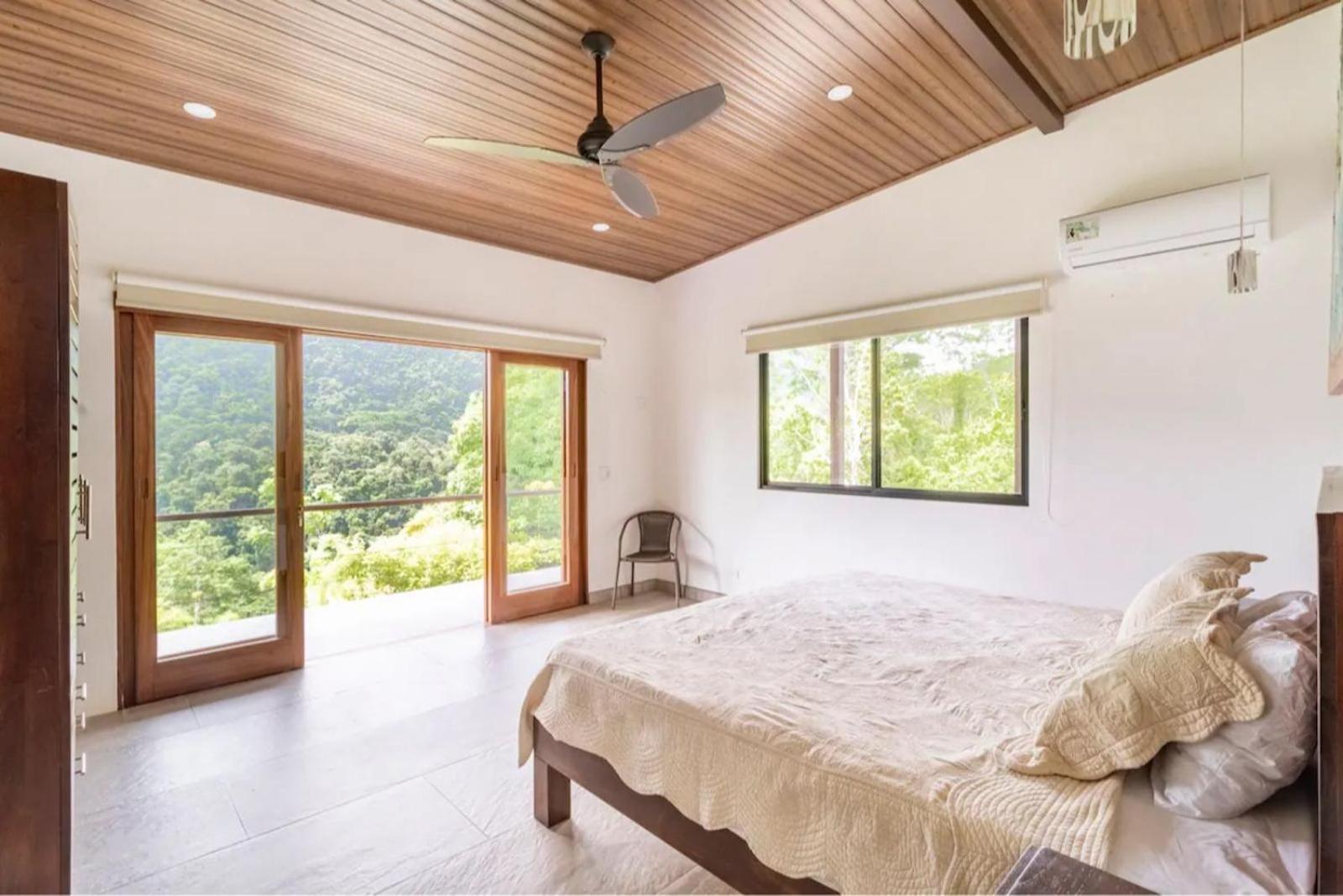 Holiday home Breathtaking Ocean View On Mountain In The Jungle Uvita