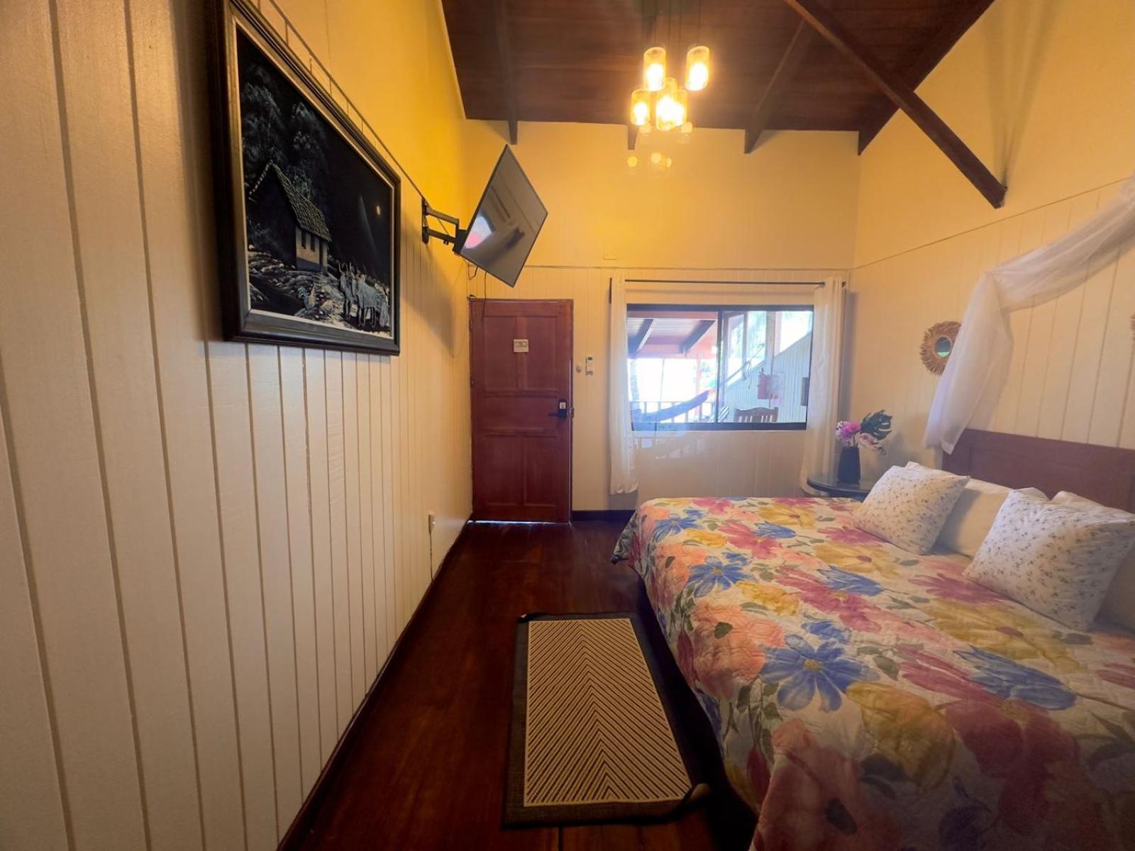 Rustic Front Hotel Brasilito