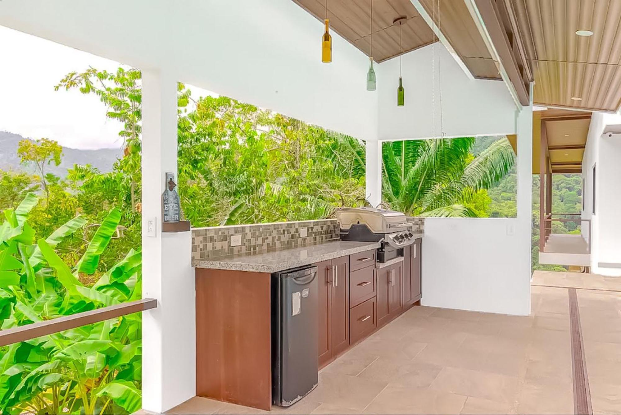 Holiday home Breathtaking Ocean View On Mountain In The Jungle