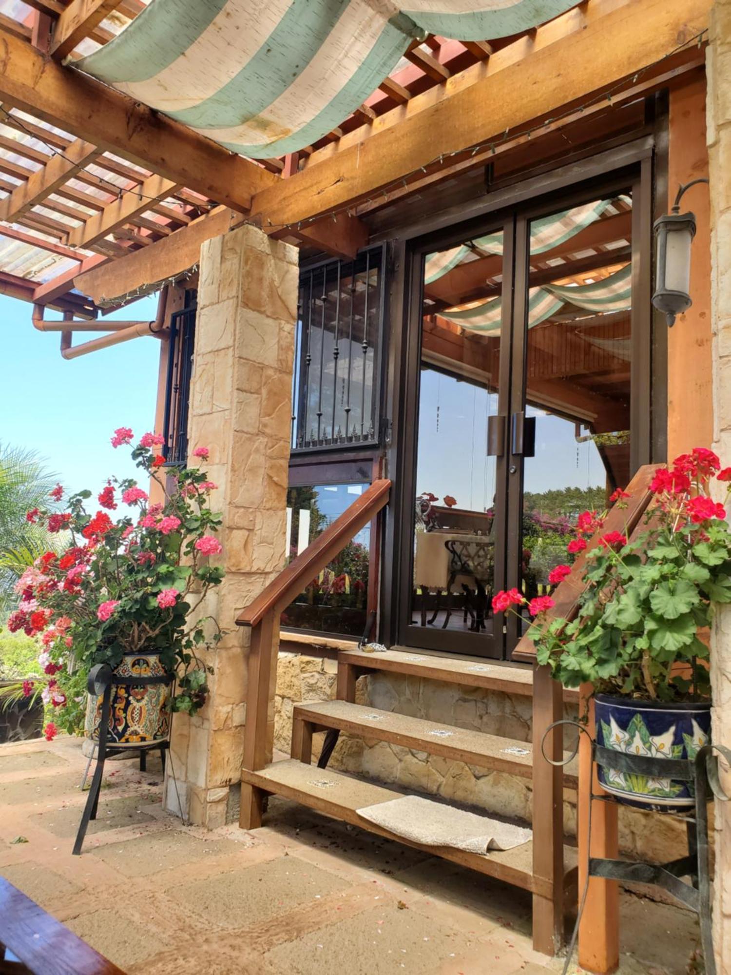Finca Paraiso Mountain Retreat Near San Jose Airport 5* Birri