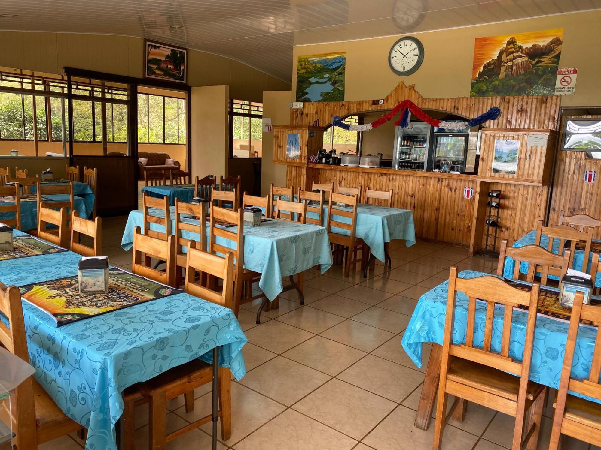 Hotel Uran *