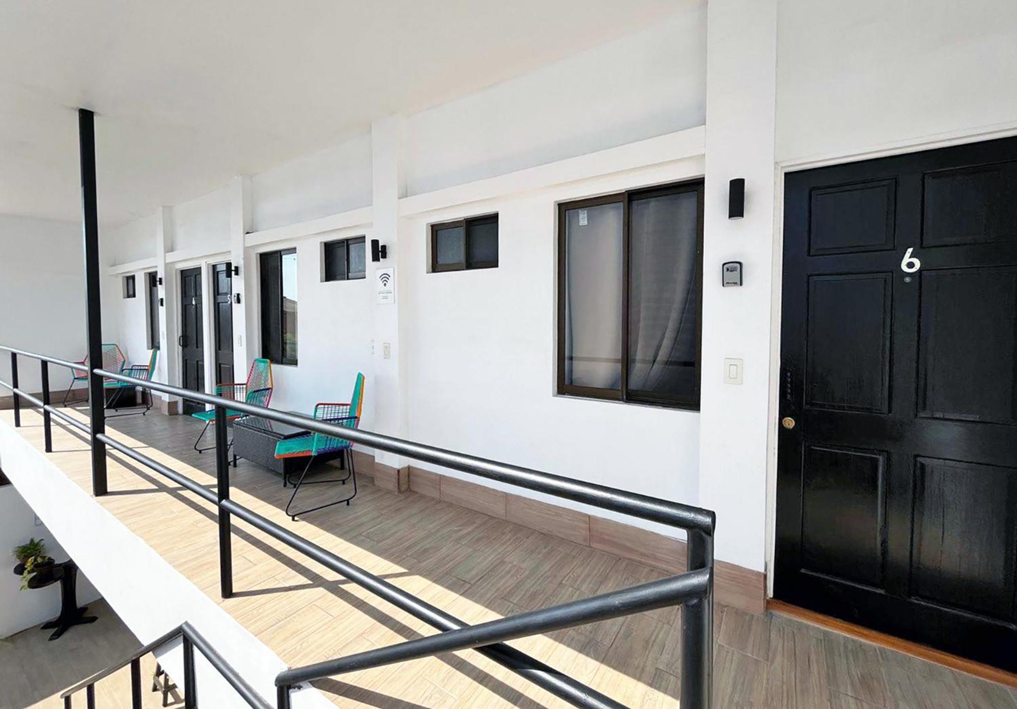 Hotel Surf Ranch