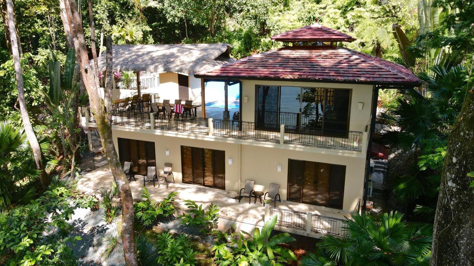By Tekoa Villa Uvita