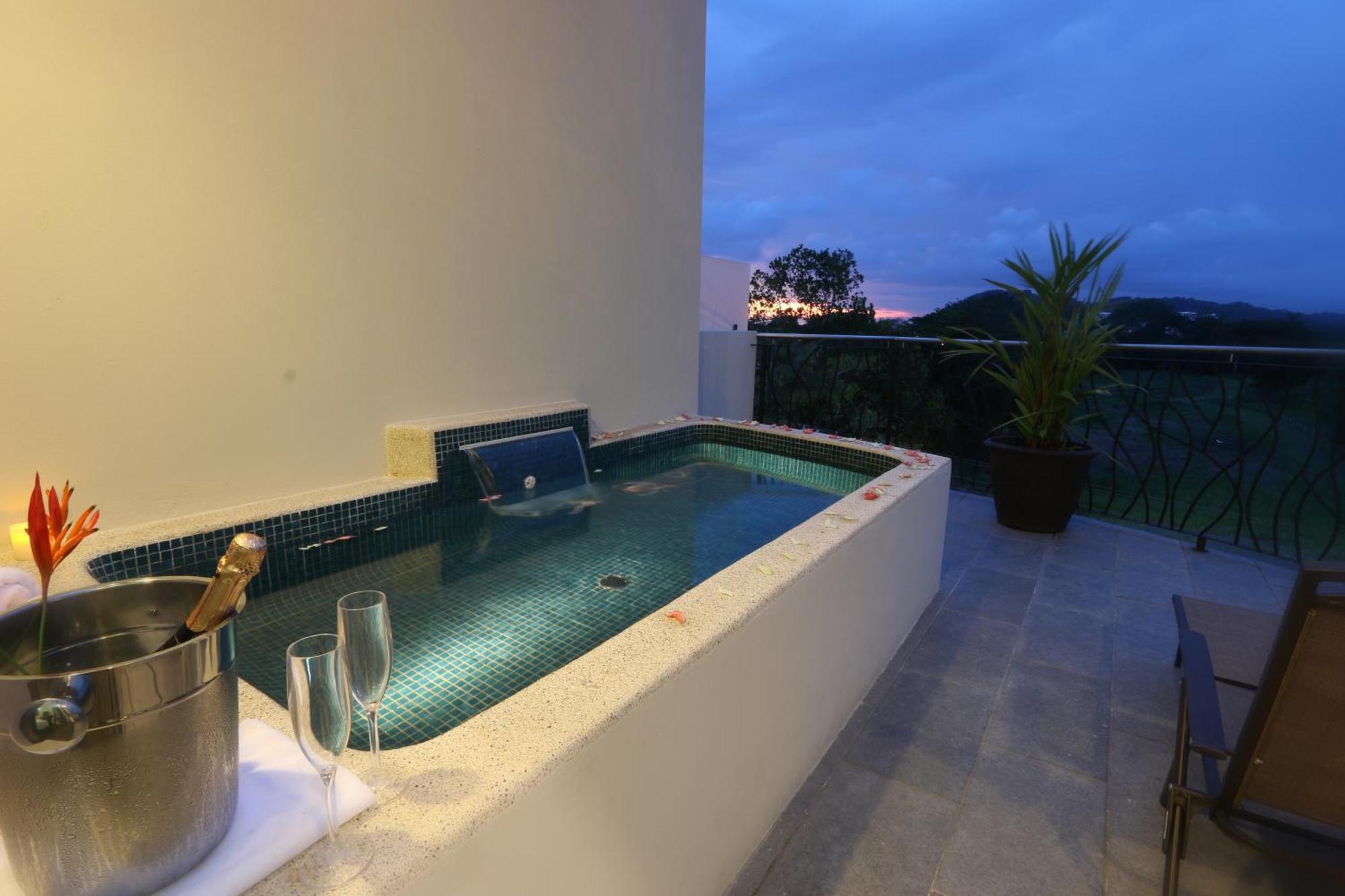 Apartment Luxury Sky Penthouses 3-6br Condo-hotel At Oceano *
