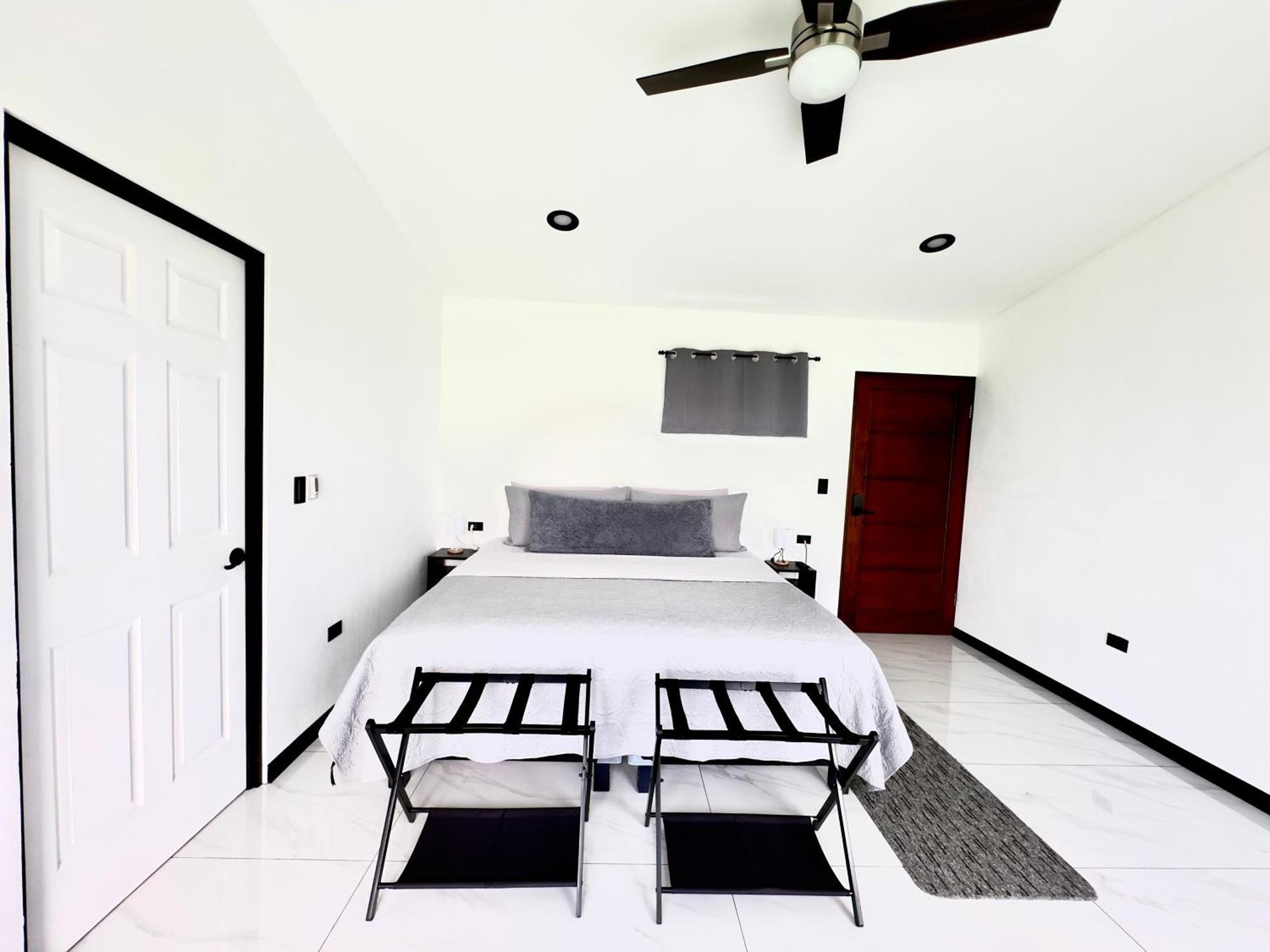 Apartment Black & White *