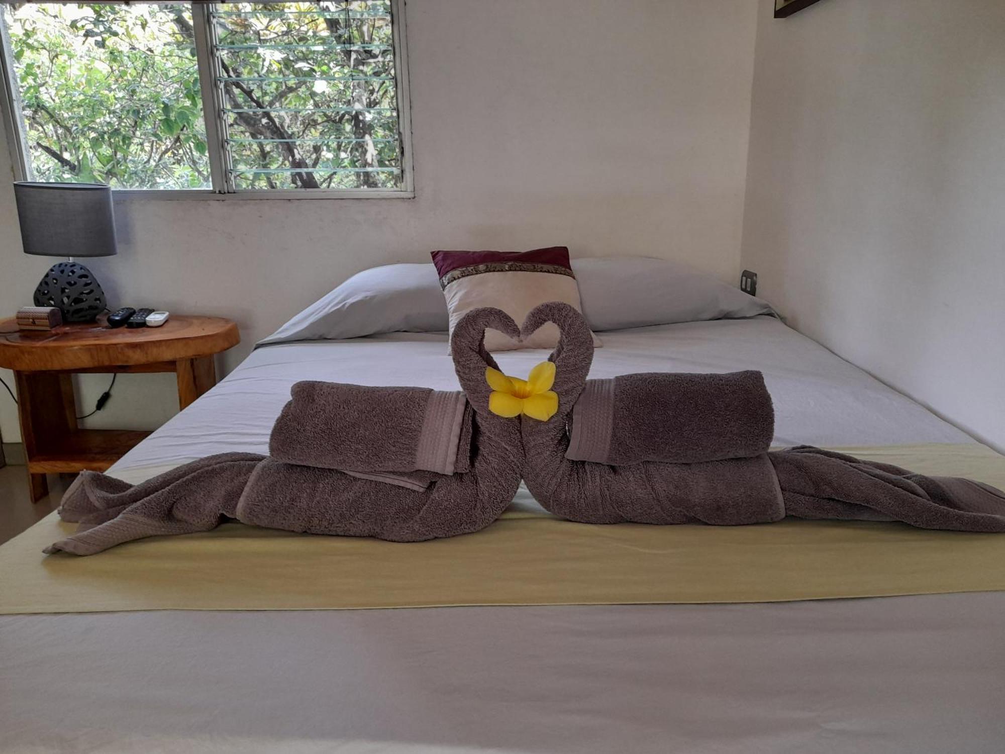 Hotel El Colibri Rojo - Cabinas - Le Colibri Rouge Bed & Breakfast Cahuita