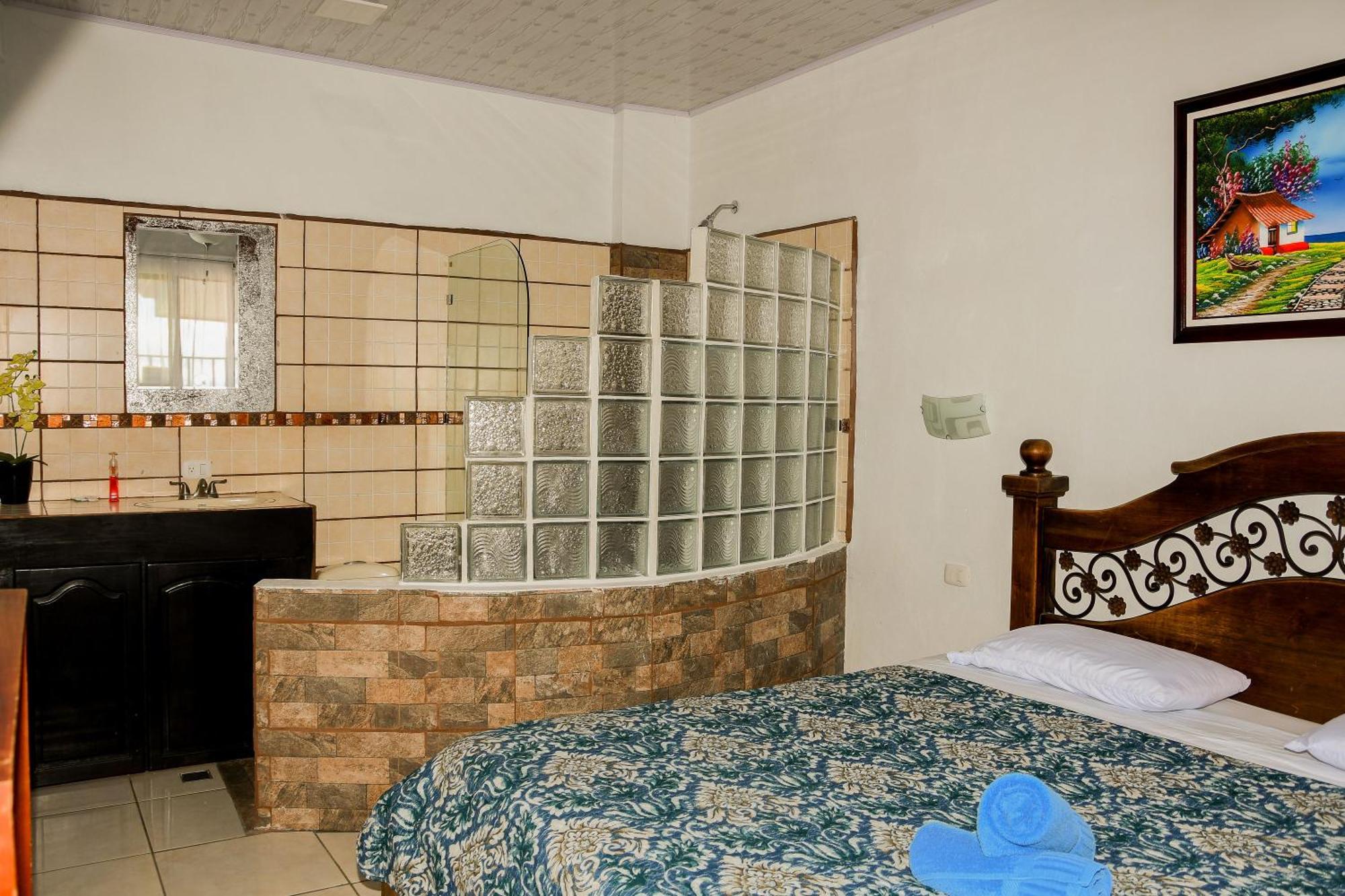 Loma Tranquila 3* Alajuela