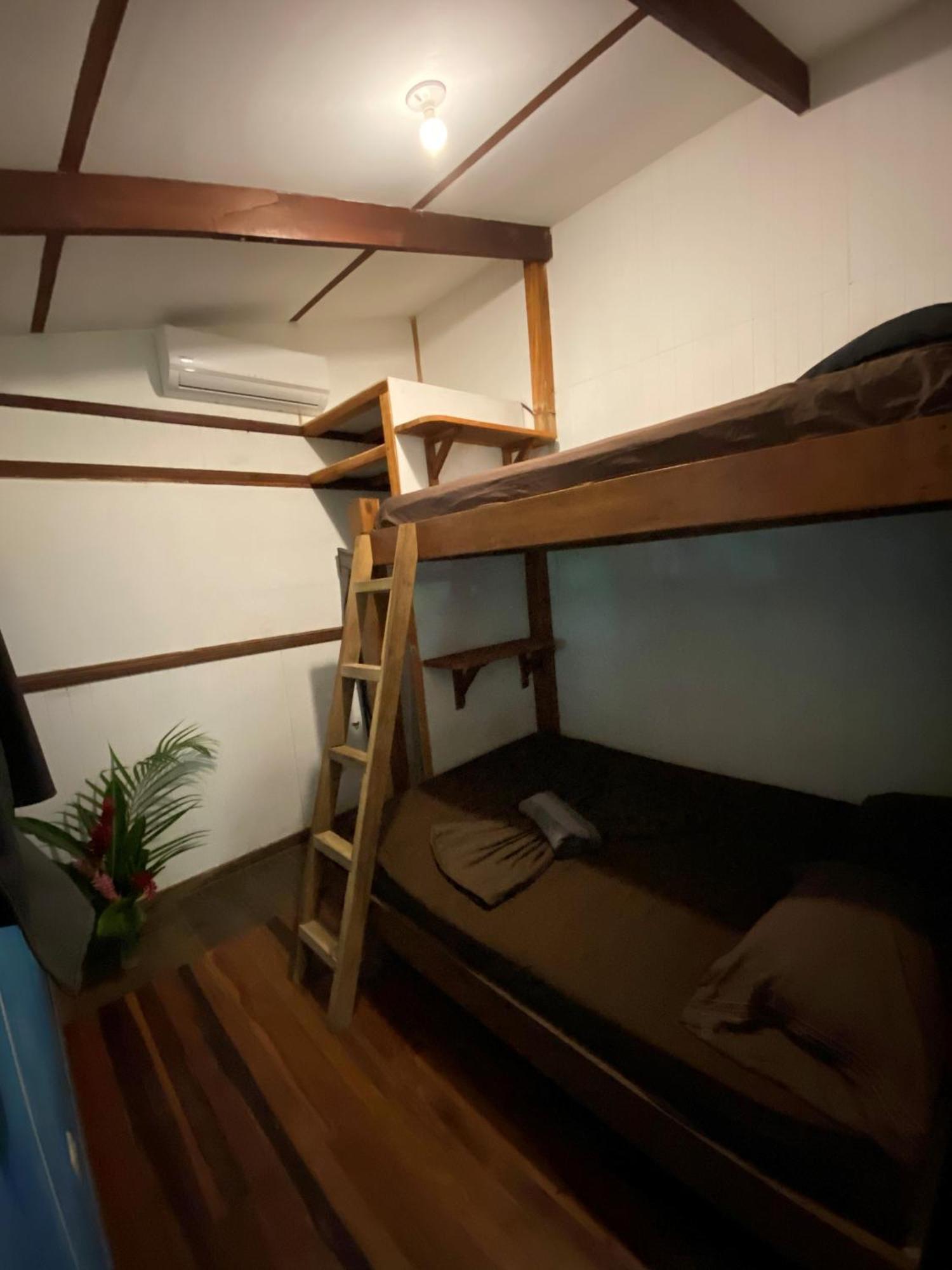 Playa 506 Beachfront Hostel *