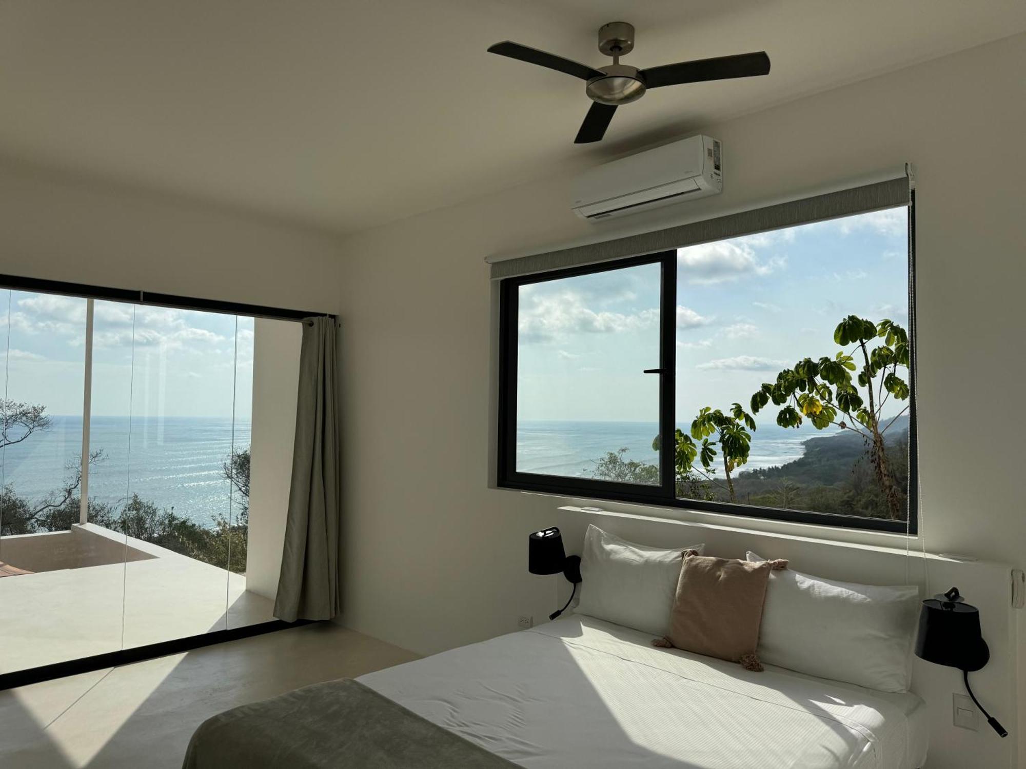 Les Roches - Paradise Retreat