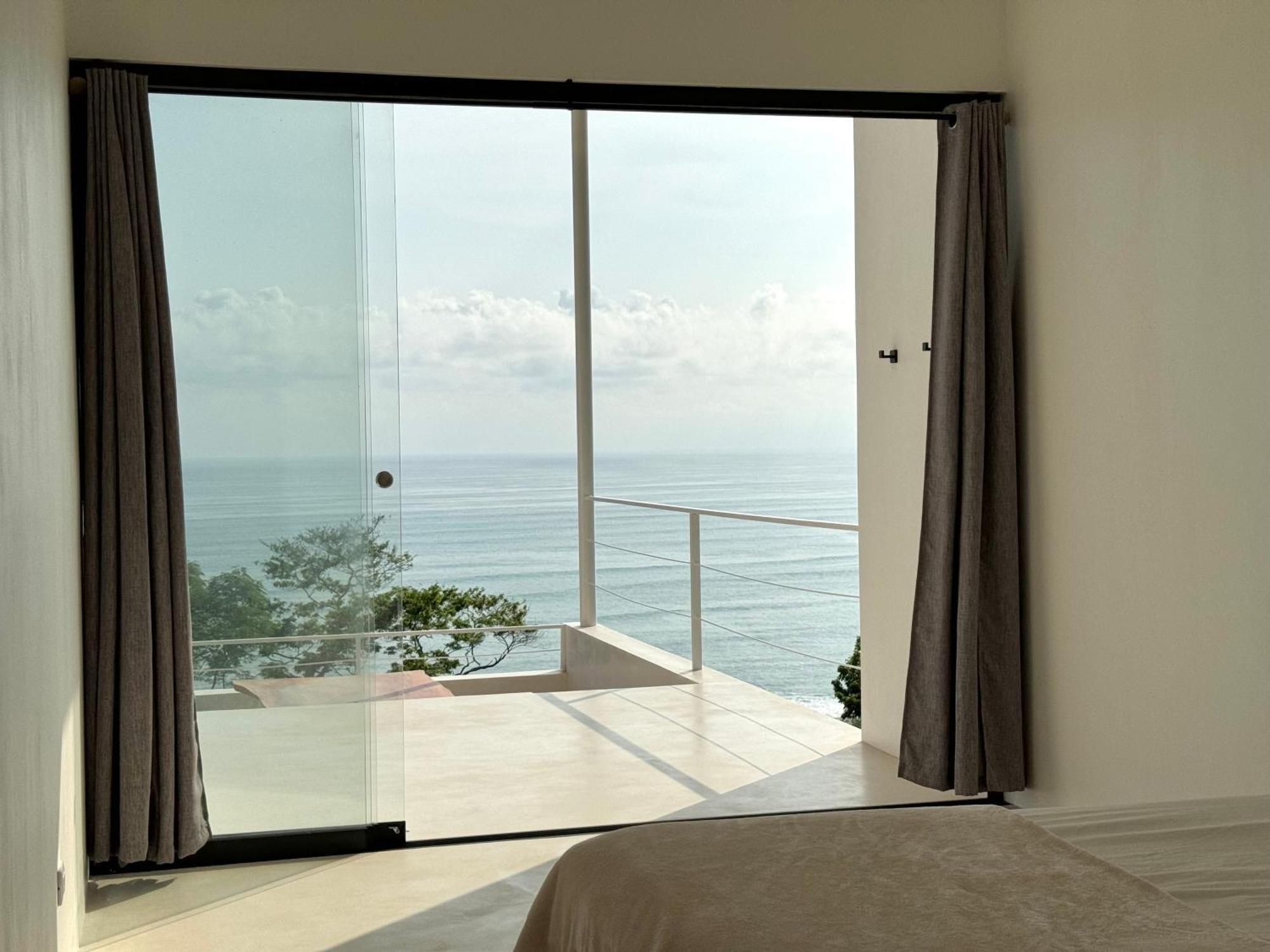 Les Roches - Paradise Retreat *