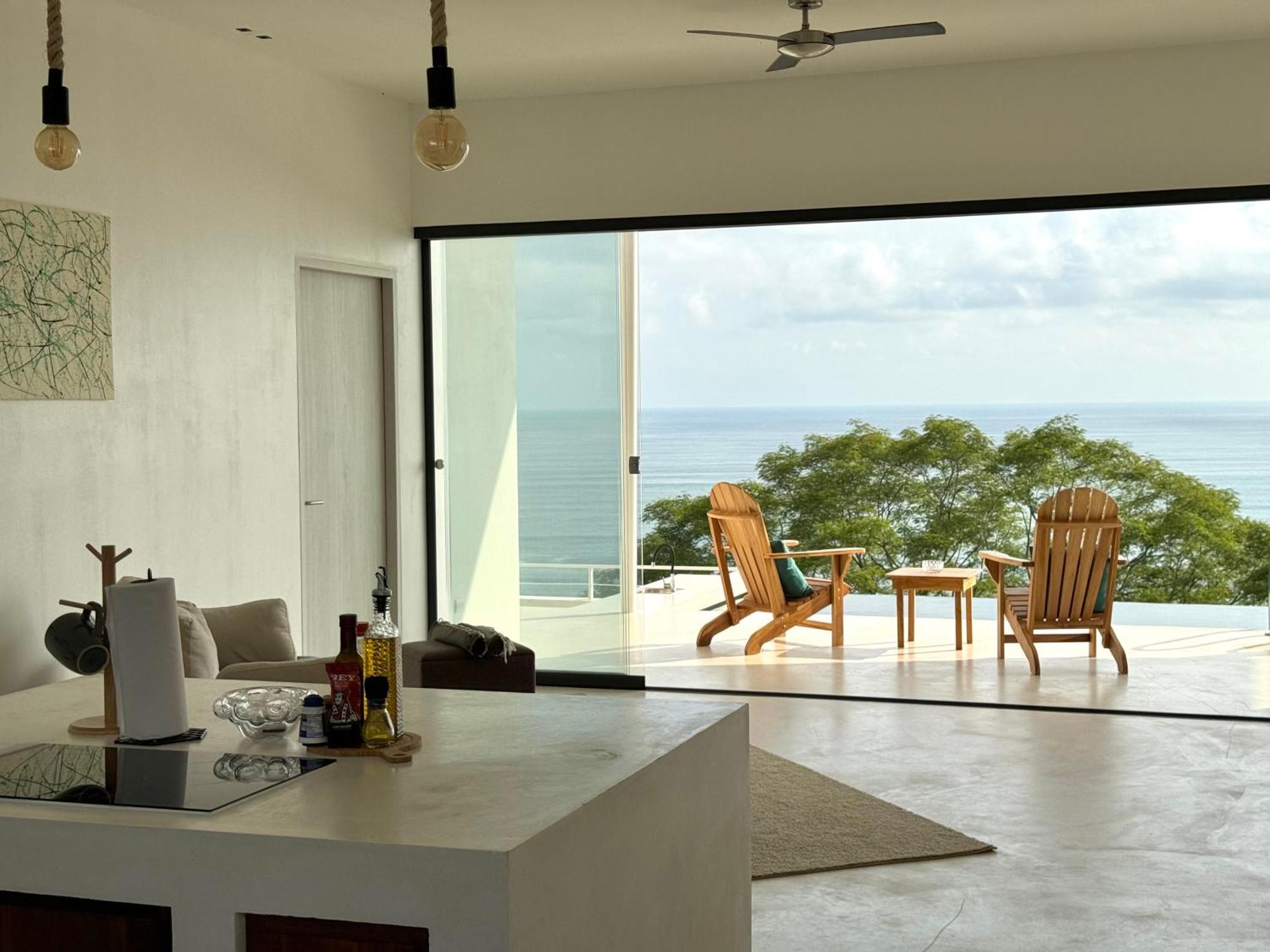 Les Roches - Paradise Retreat
