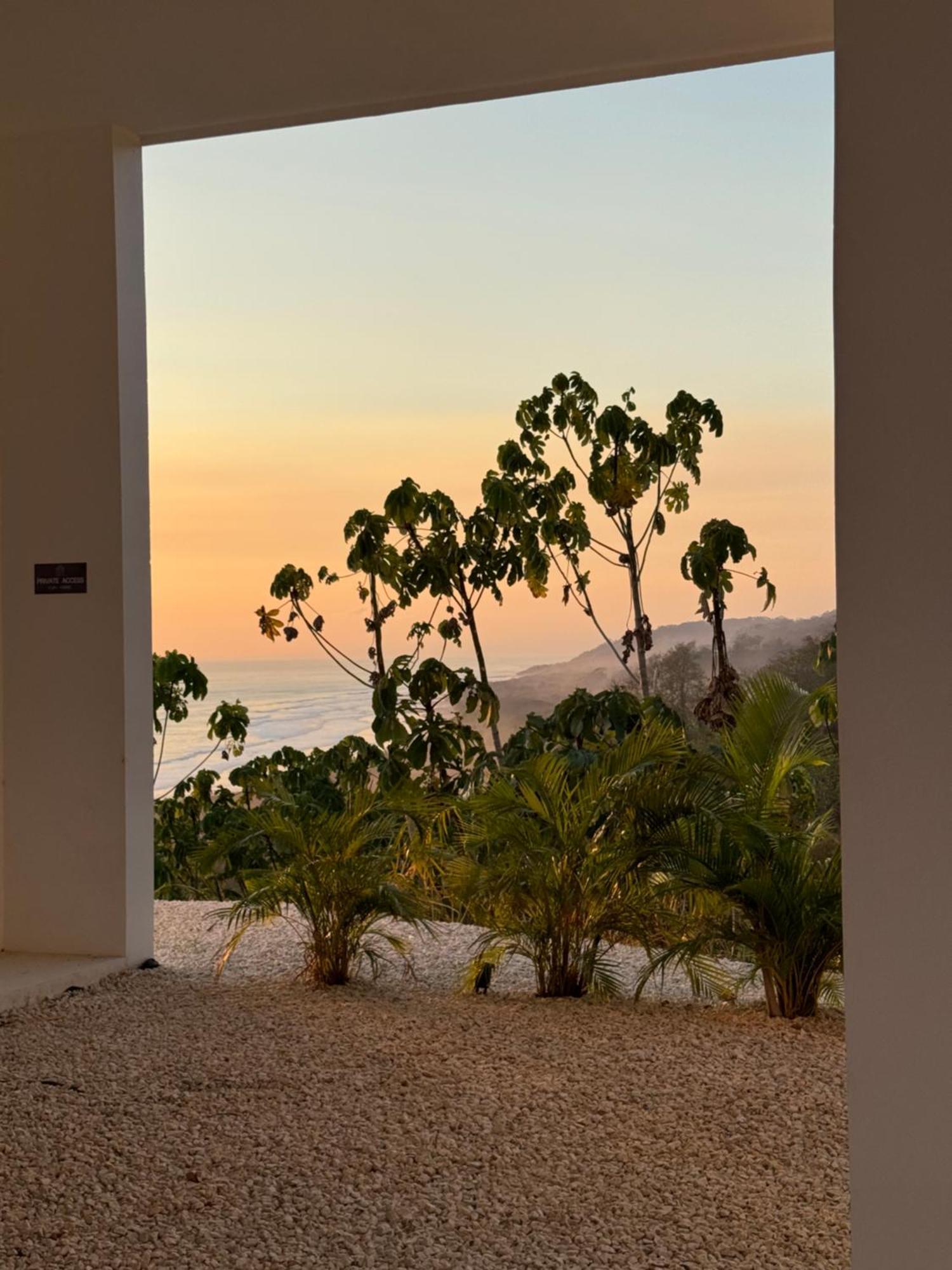 Aparthotel Les Roches - Paradise Retreat