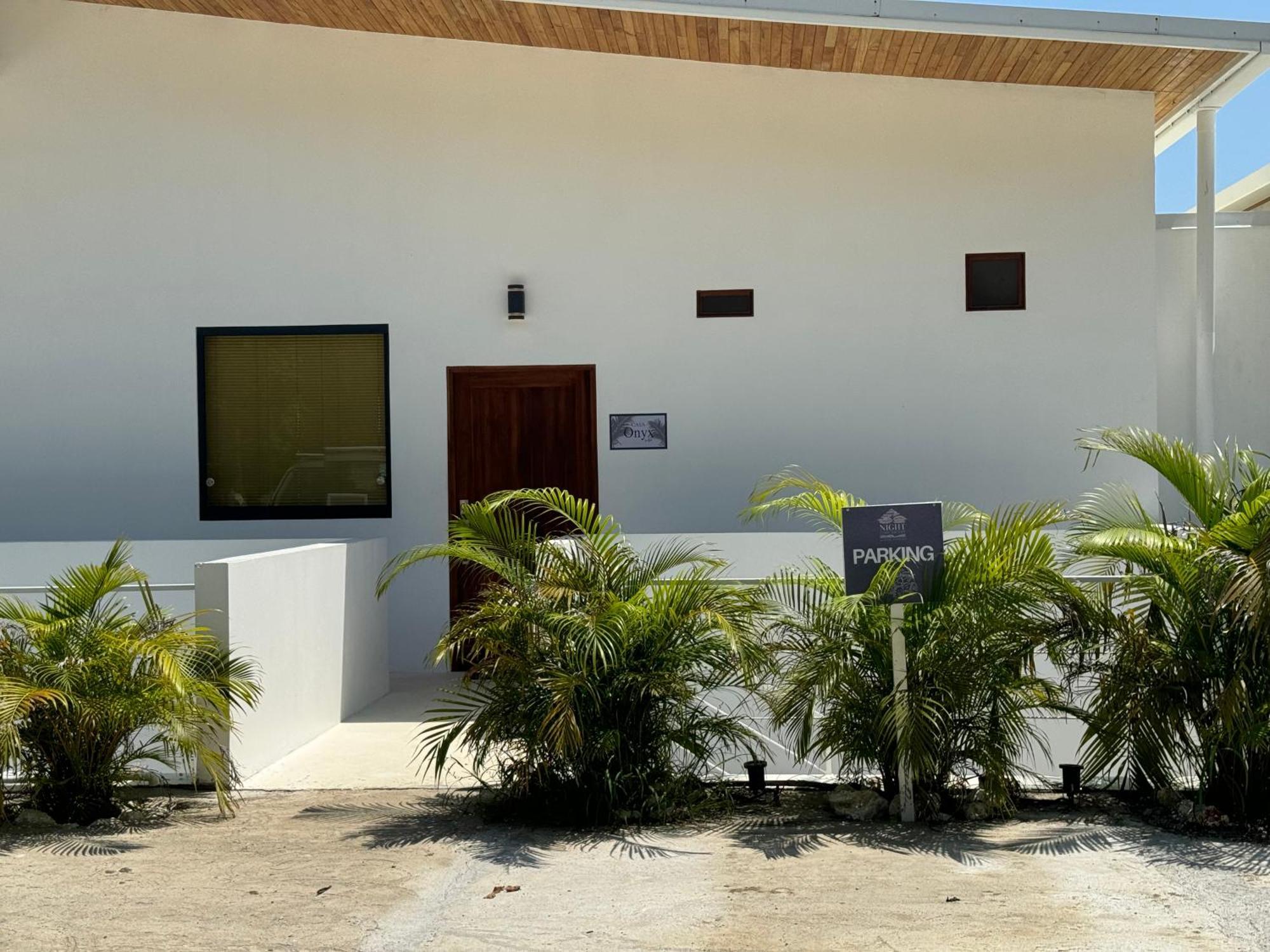 Aparthotel Les Roches - Paradise Retreat *
