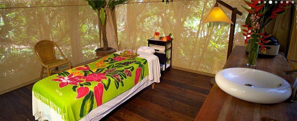 El Sano Banano Beachside Hotel