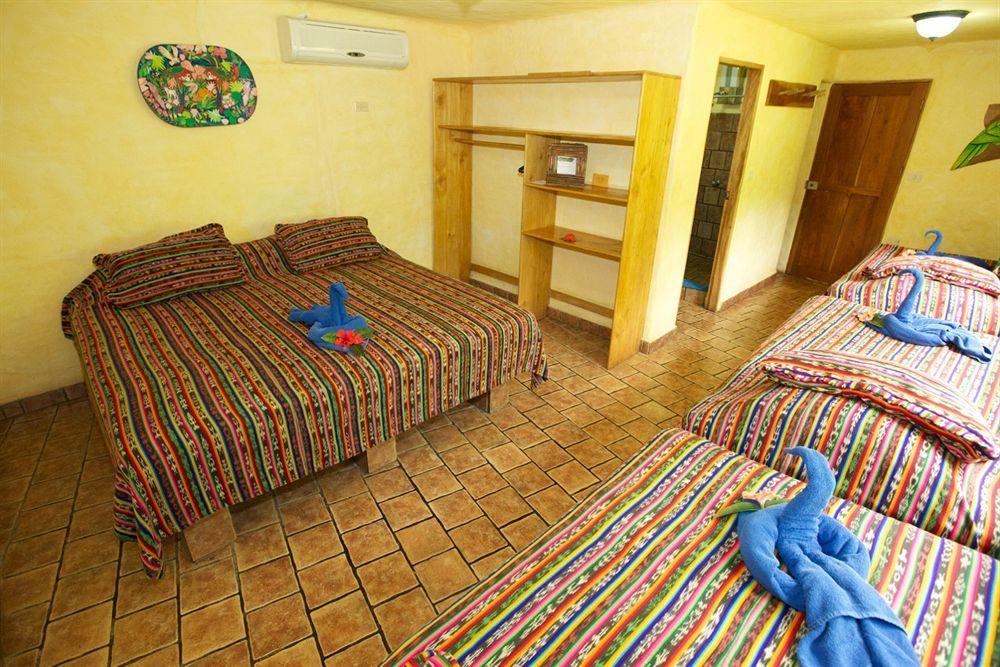 El Sano Banano Beachside Hotel 3*