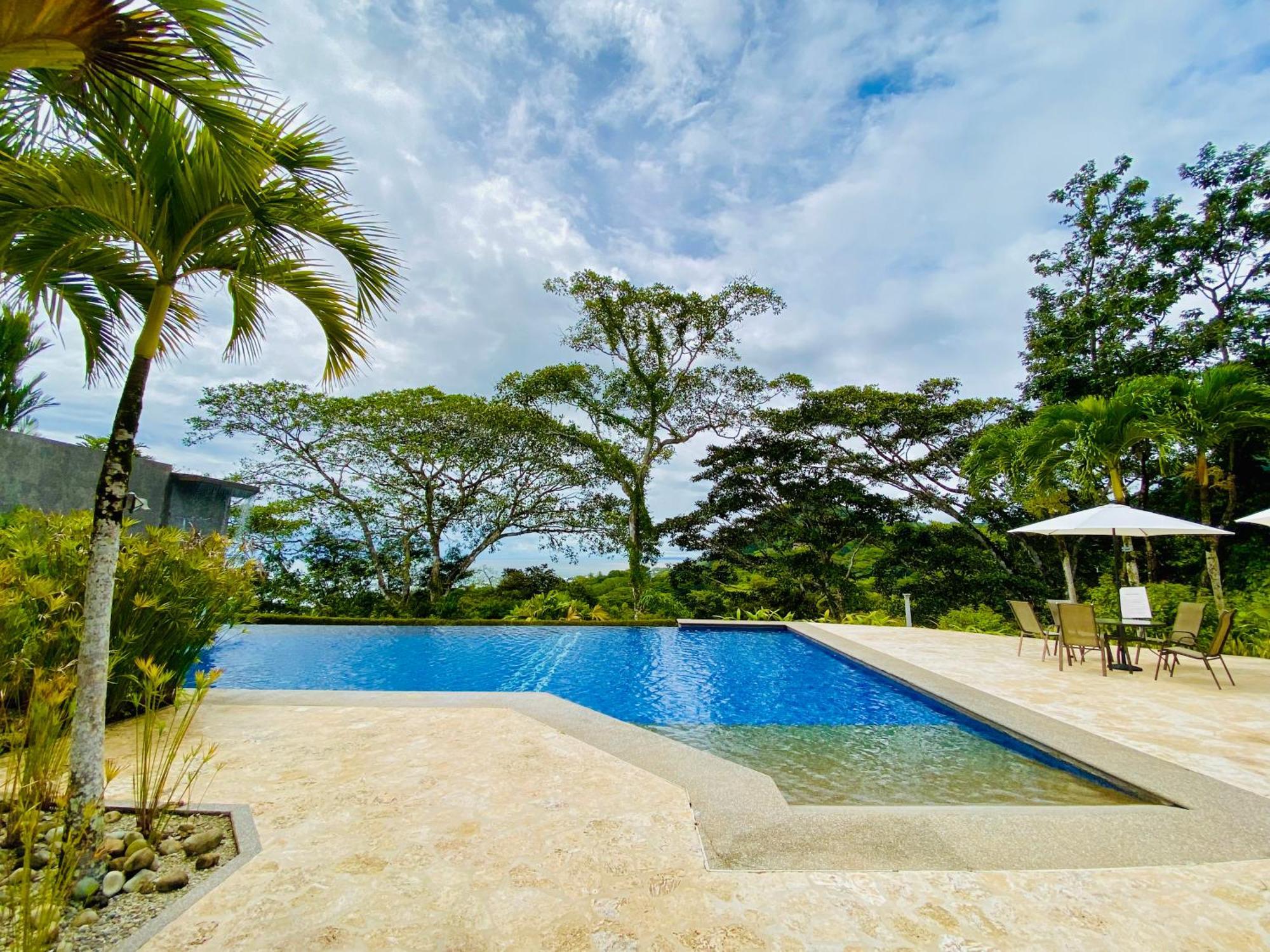 Pacific Edge Eco Dominical
