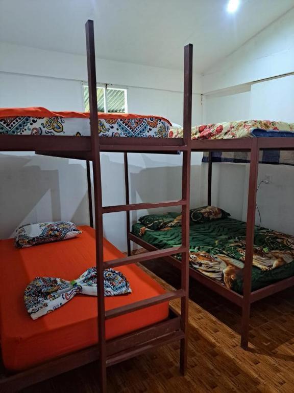 Hook And Cook Guest house