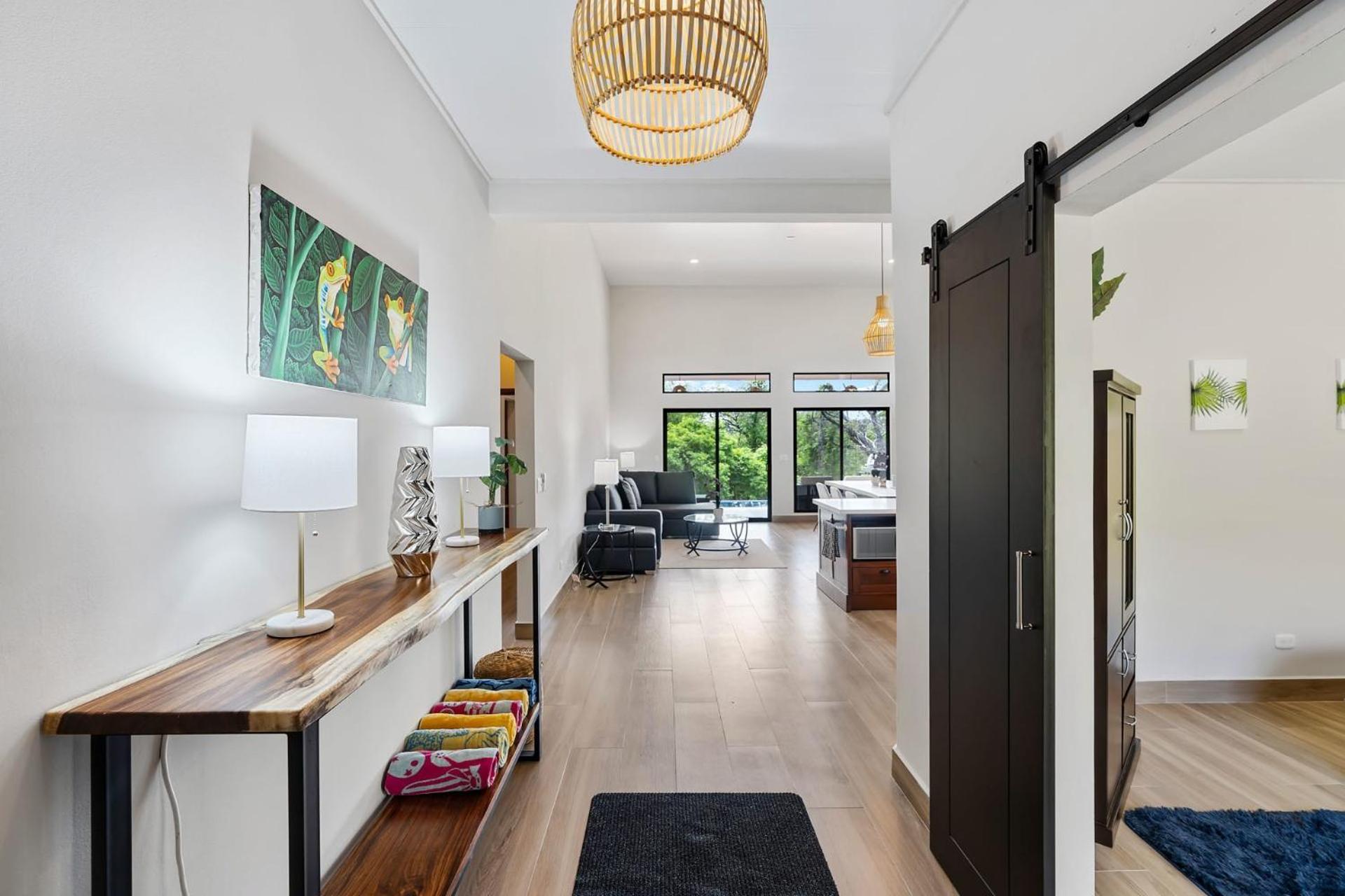 Brand-new 3bd Hilltop With Pool Coco