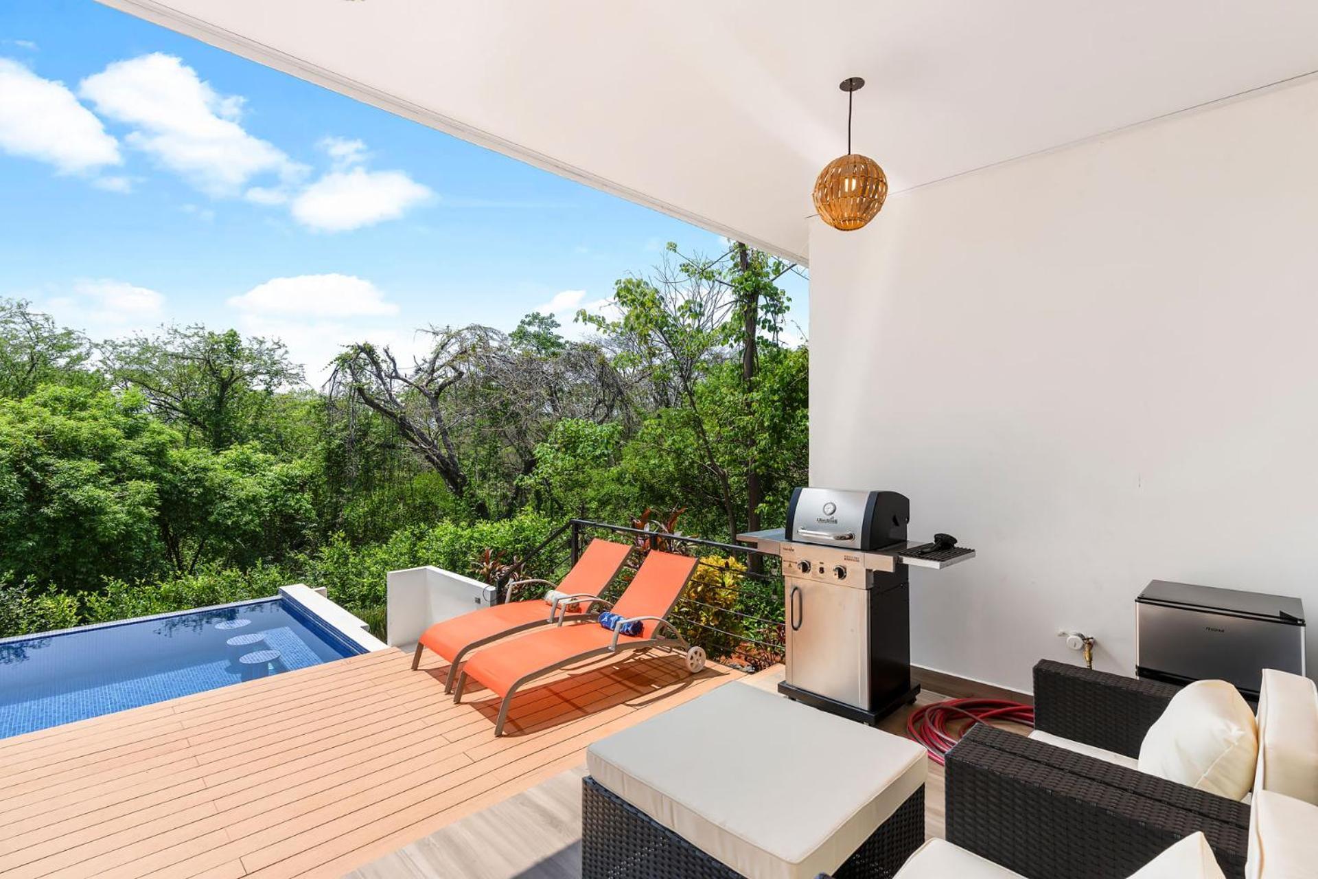 Holiday home Brand-new 3bd Hilltop With Pool Coco