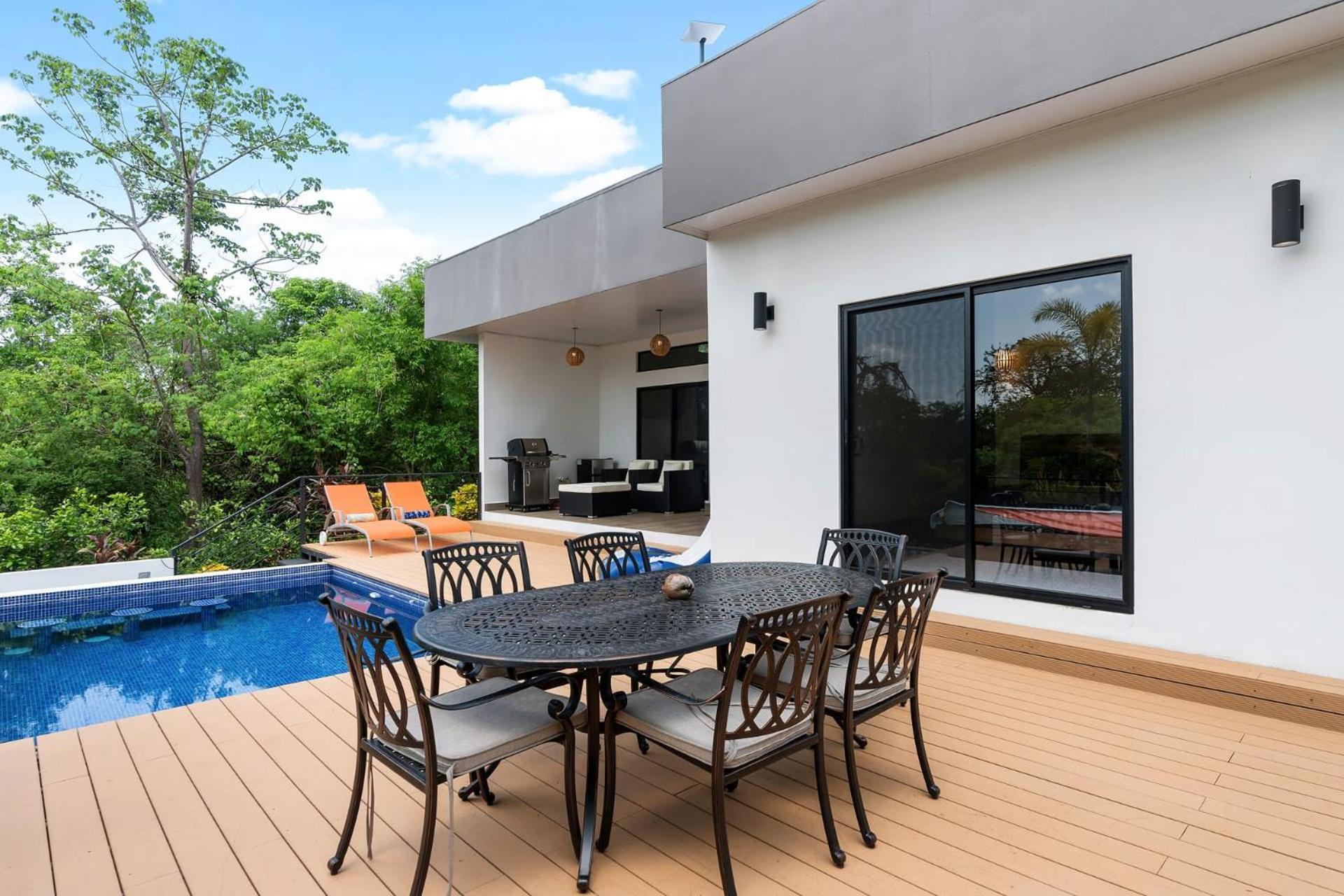 Brand-new 3bd Hilltop With Pool Holiday home Coco