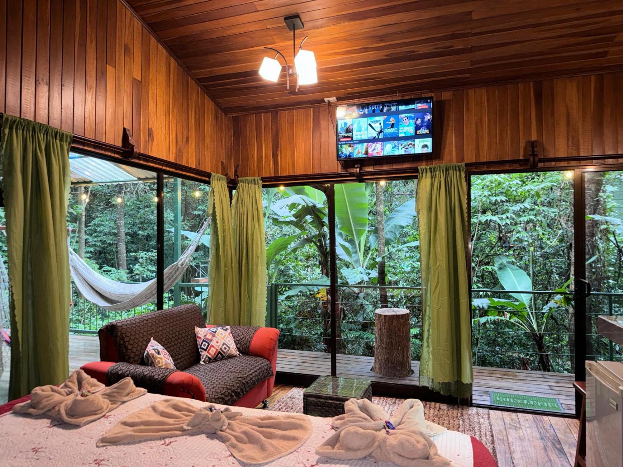 Tree House Bosque Nuboso Campsite *