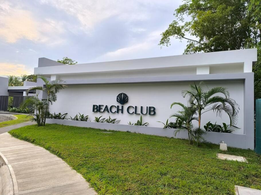 Apartment Ocean View Steps To The