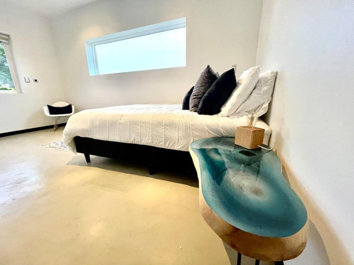 Villa Serene Hilltop Haven Infinity Views Tranquil Vibe *