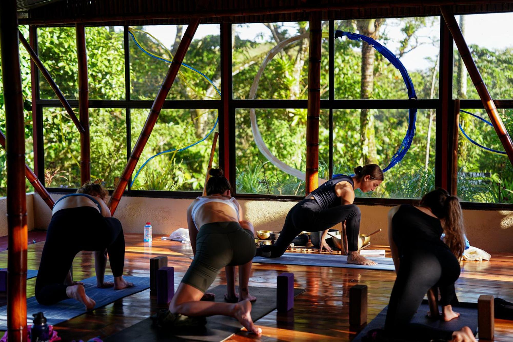 Essence Arenal & Yoga El Castillo