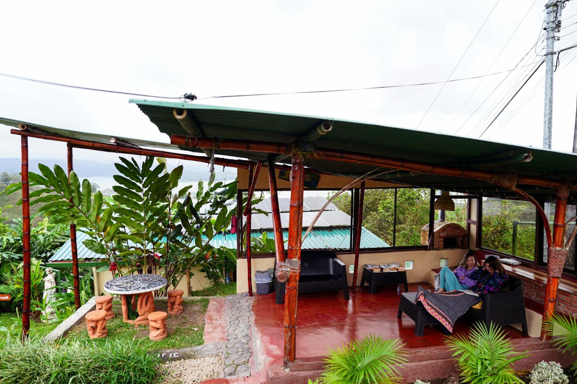 Essence Arenal & Yoga Lodge *