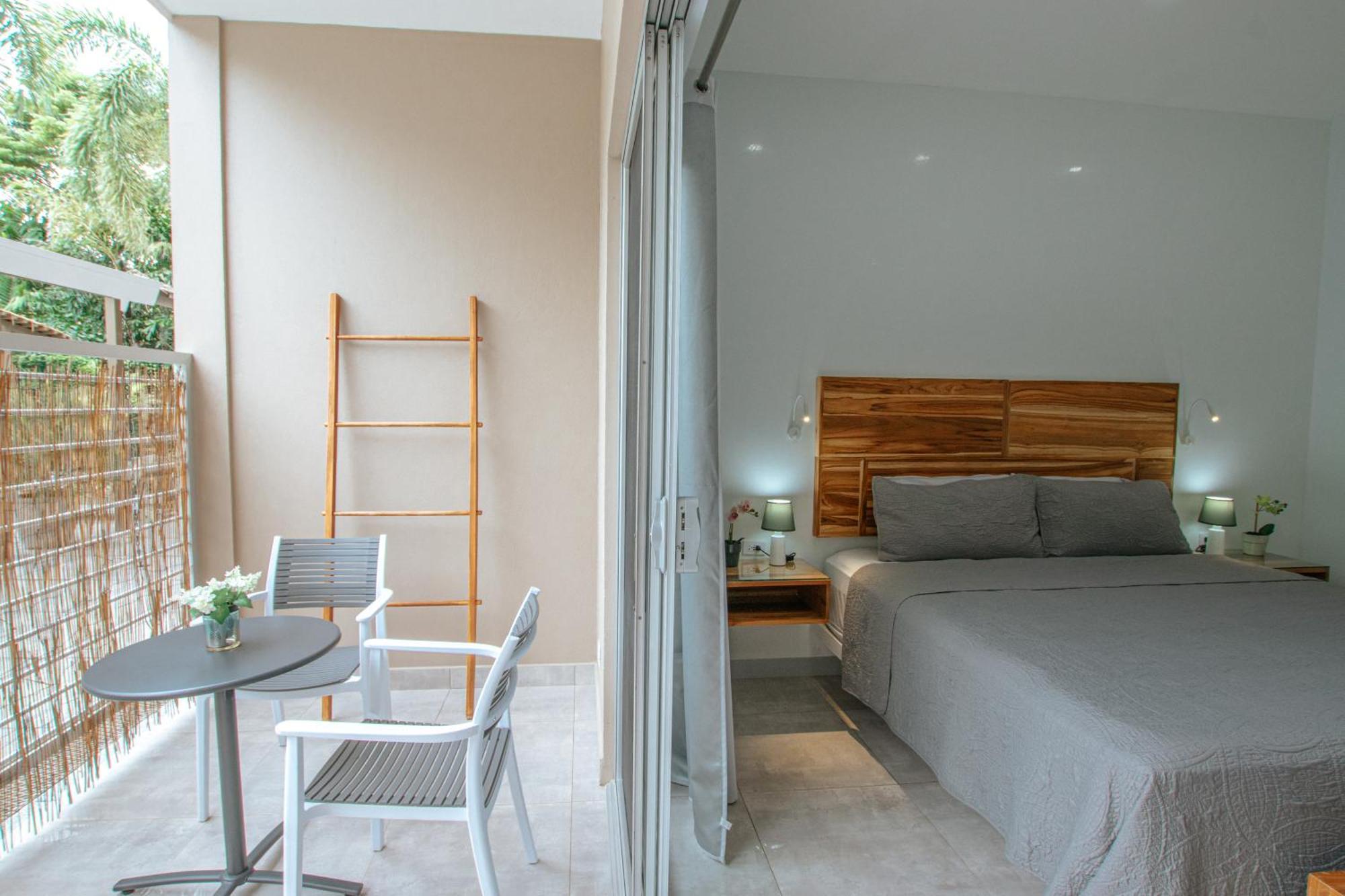 Hotel Bay - Self Check In, Adults Only