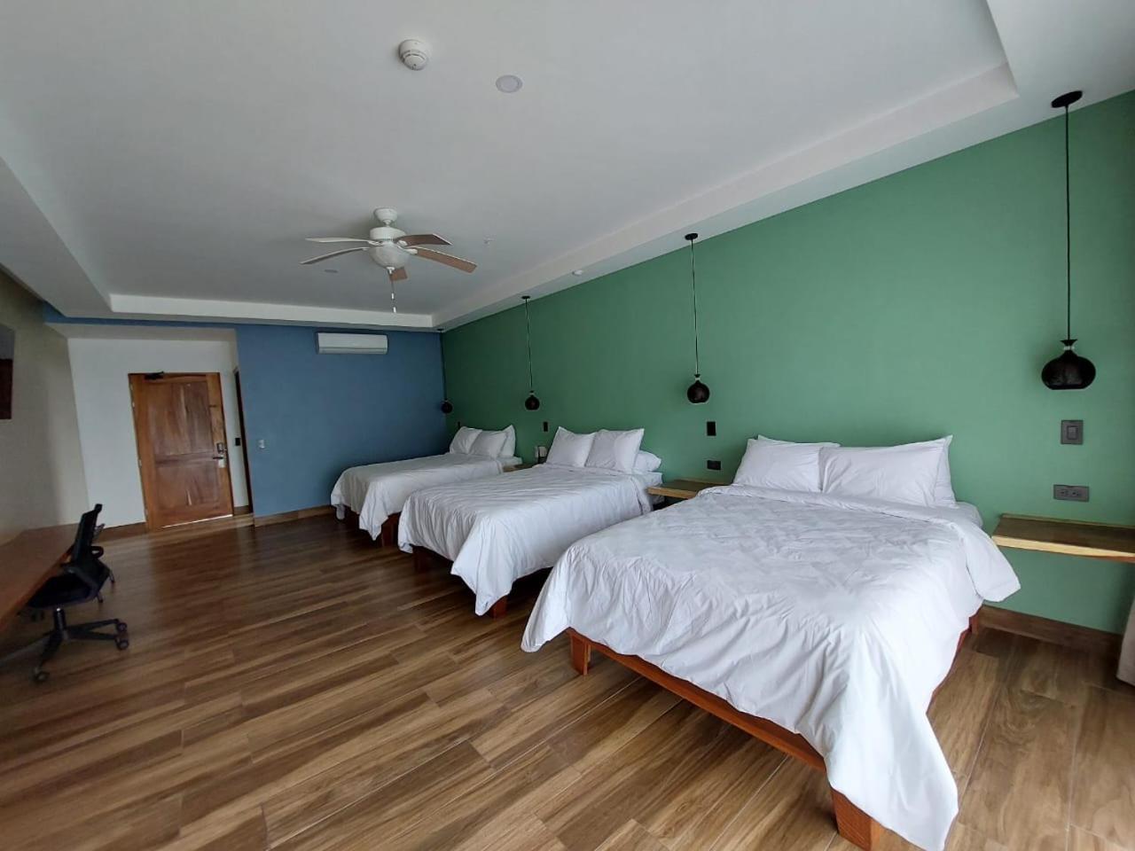 Mi Linda Tierra Hotel