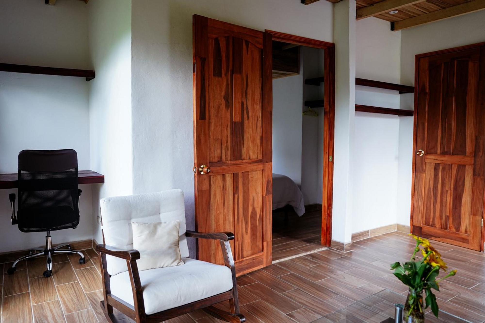 Lodge Essence Arenal & Yoga